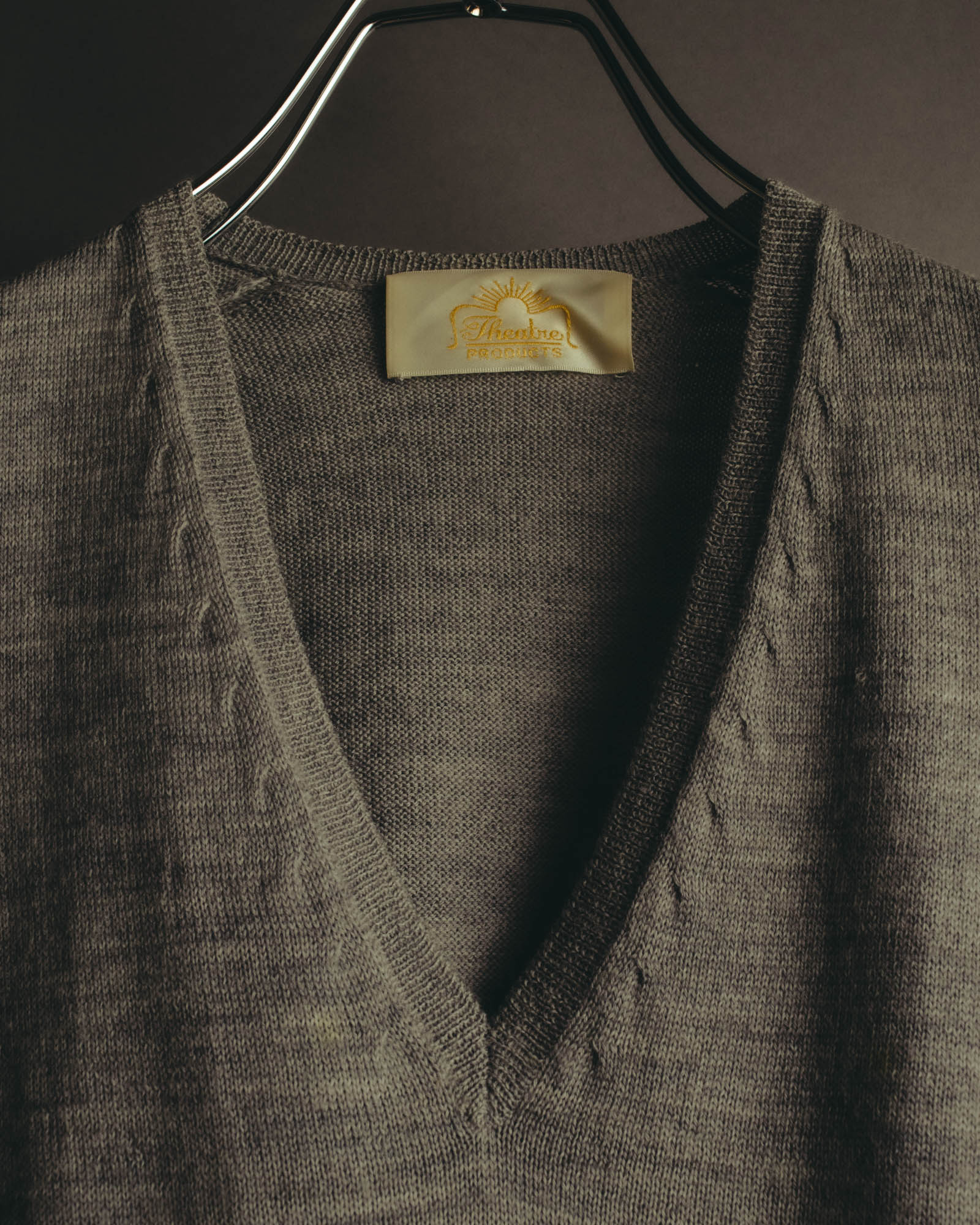 "Theatre PRODUCTS" 00's-10's Pearl embellished wool v-neck knit sweater