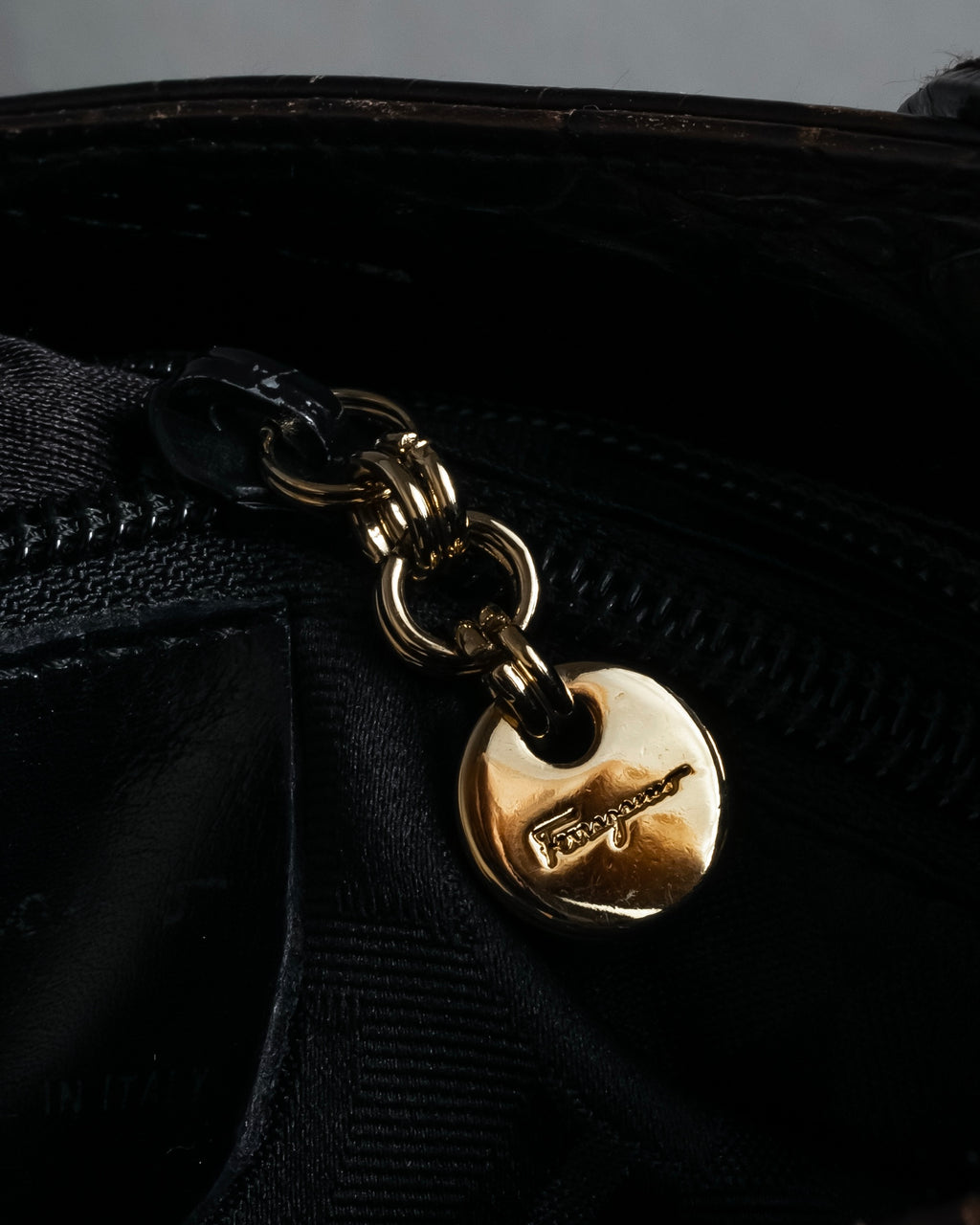 "Salvatore Ferragamo" 90’s crocodile embossed vara shoulder bag