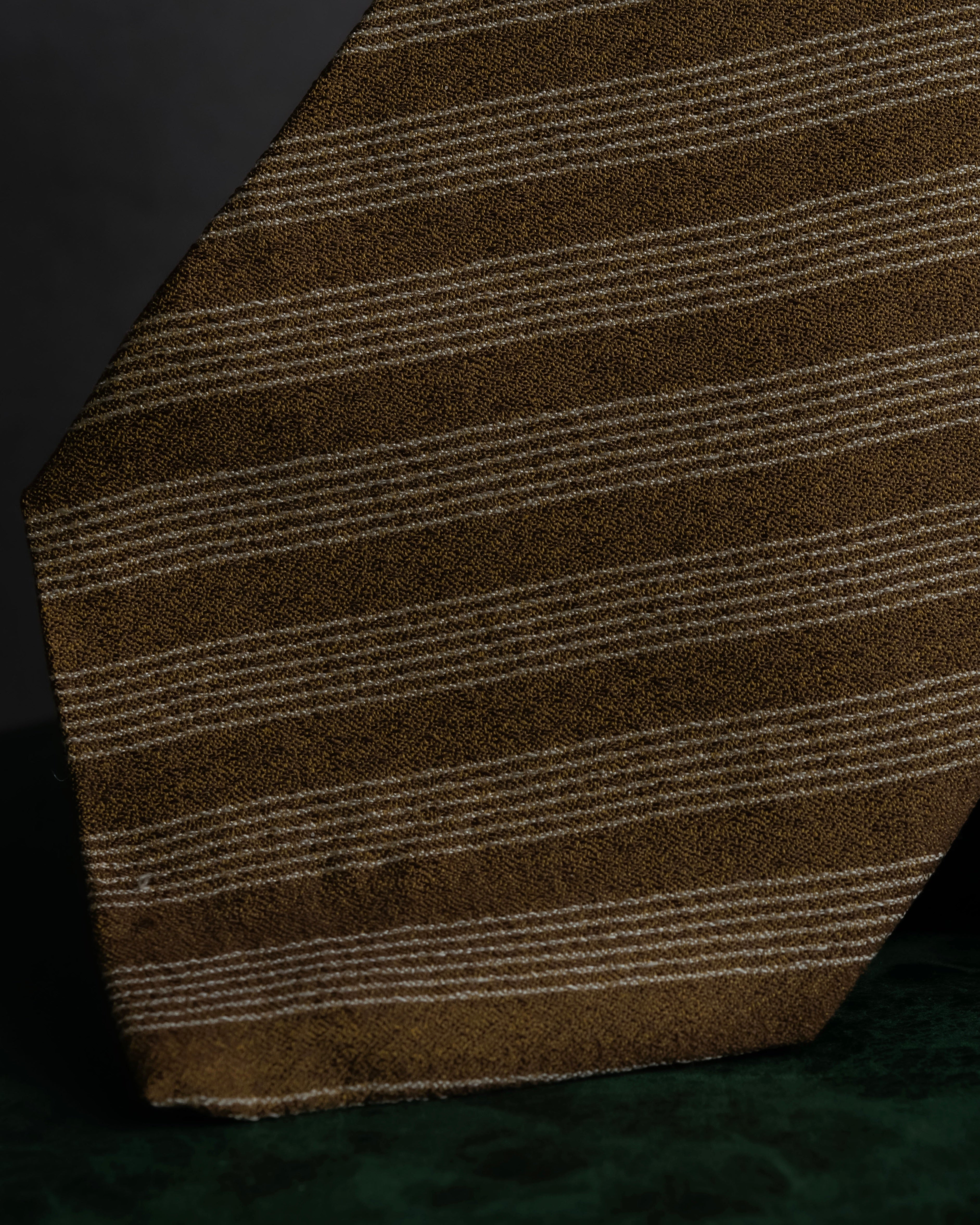 "GIORGIO ARMANI" Diagonal stripe woven silk necktie