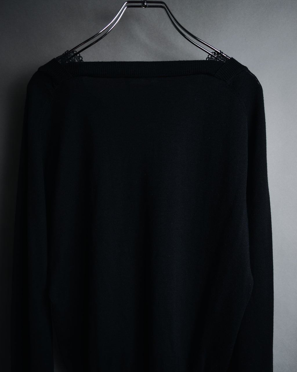 "Chloe" 2020 Lace-trimmed v-neck knit top