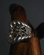 "Christian Dior" Rope-edged filigree signet ring