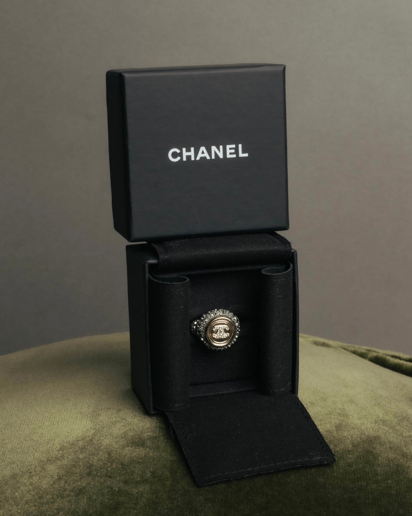 –SPECIAL– "CHANEL" 2021SS  Sparkling rhinestone cc ring