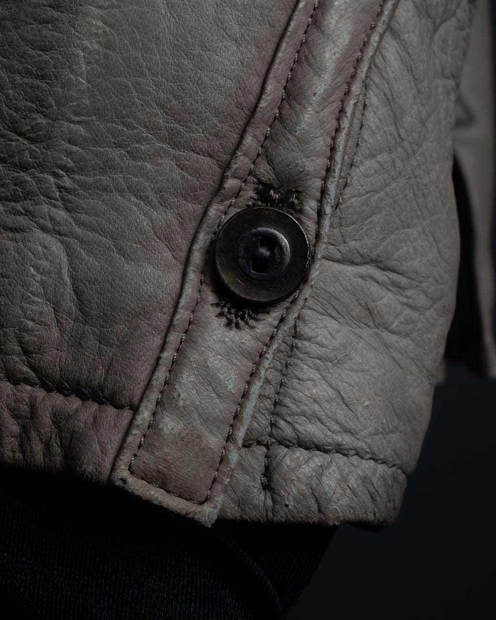 "ISAMU KATAYAMA" Dart-shaped deer leather shirt jacket