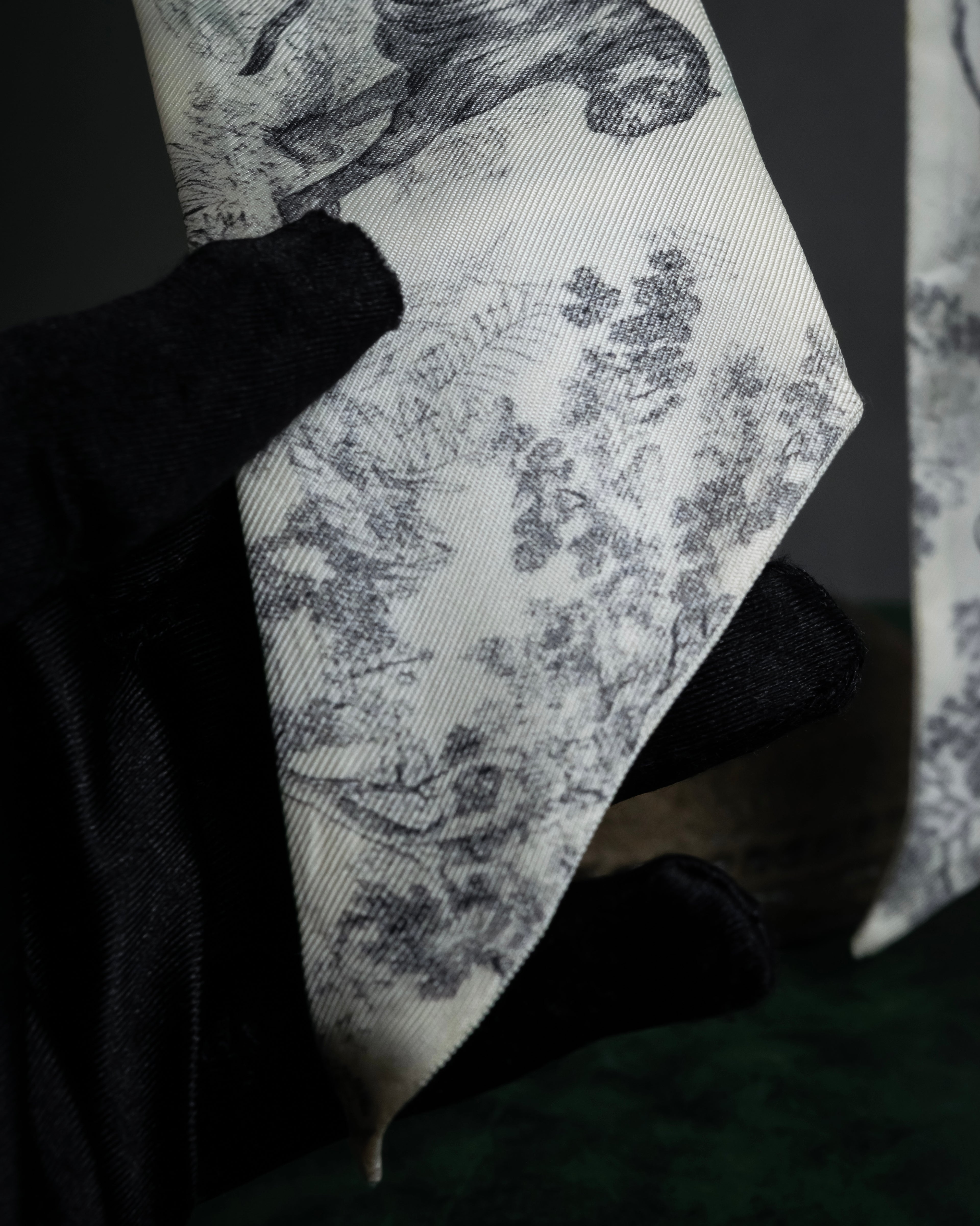-MOOD Christmas Collection-
"Dior" Maria Grazia Chiuri Toile de Jouy motif silk scarf
