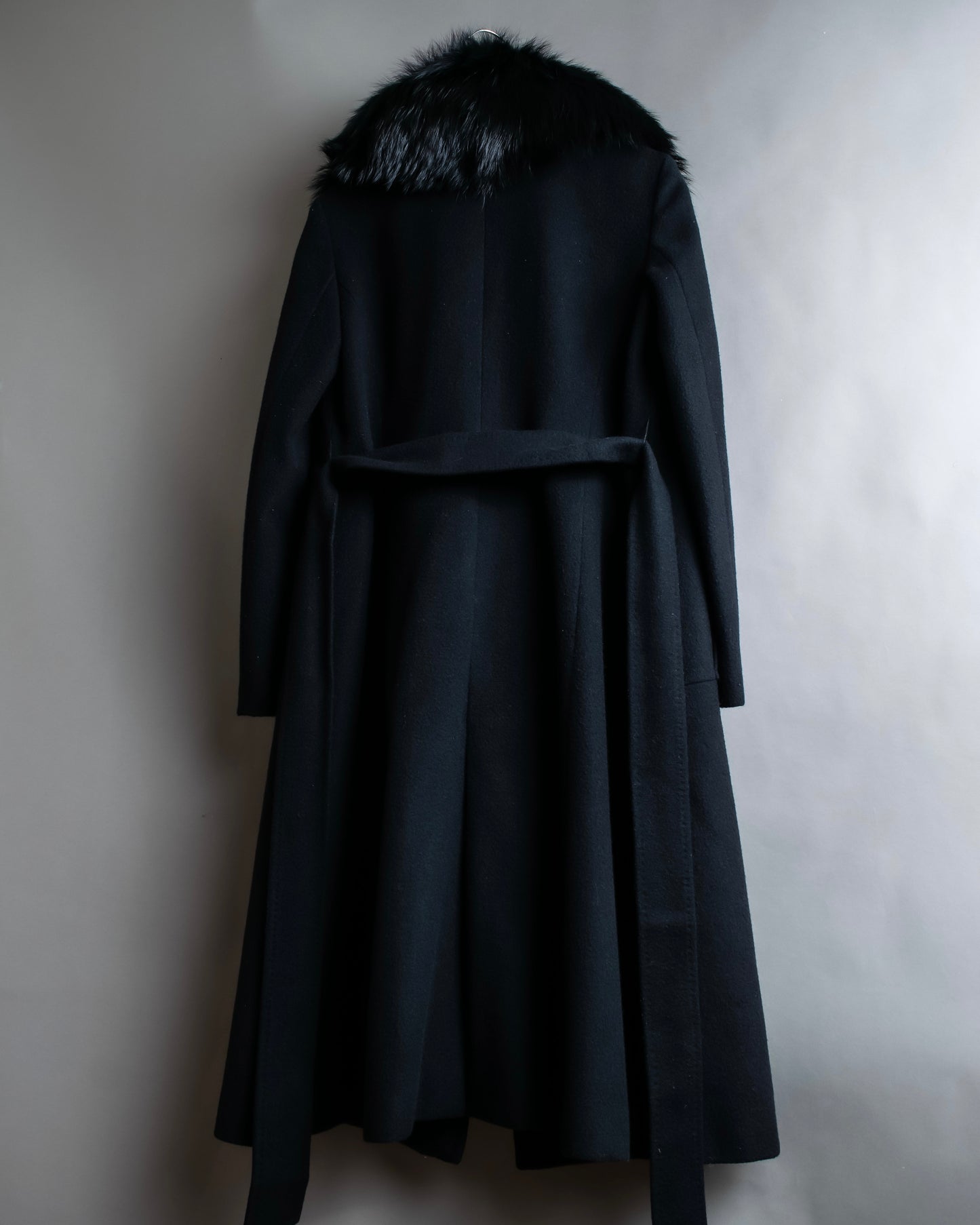 "DIANE VON FURSTENBERG" Fur docking design belted long coat