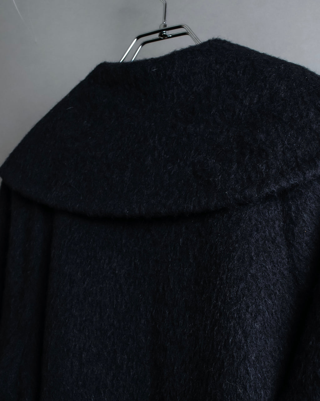 "YVES SAINT LAURENT" Large shawl collar black long coat