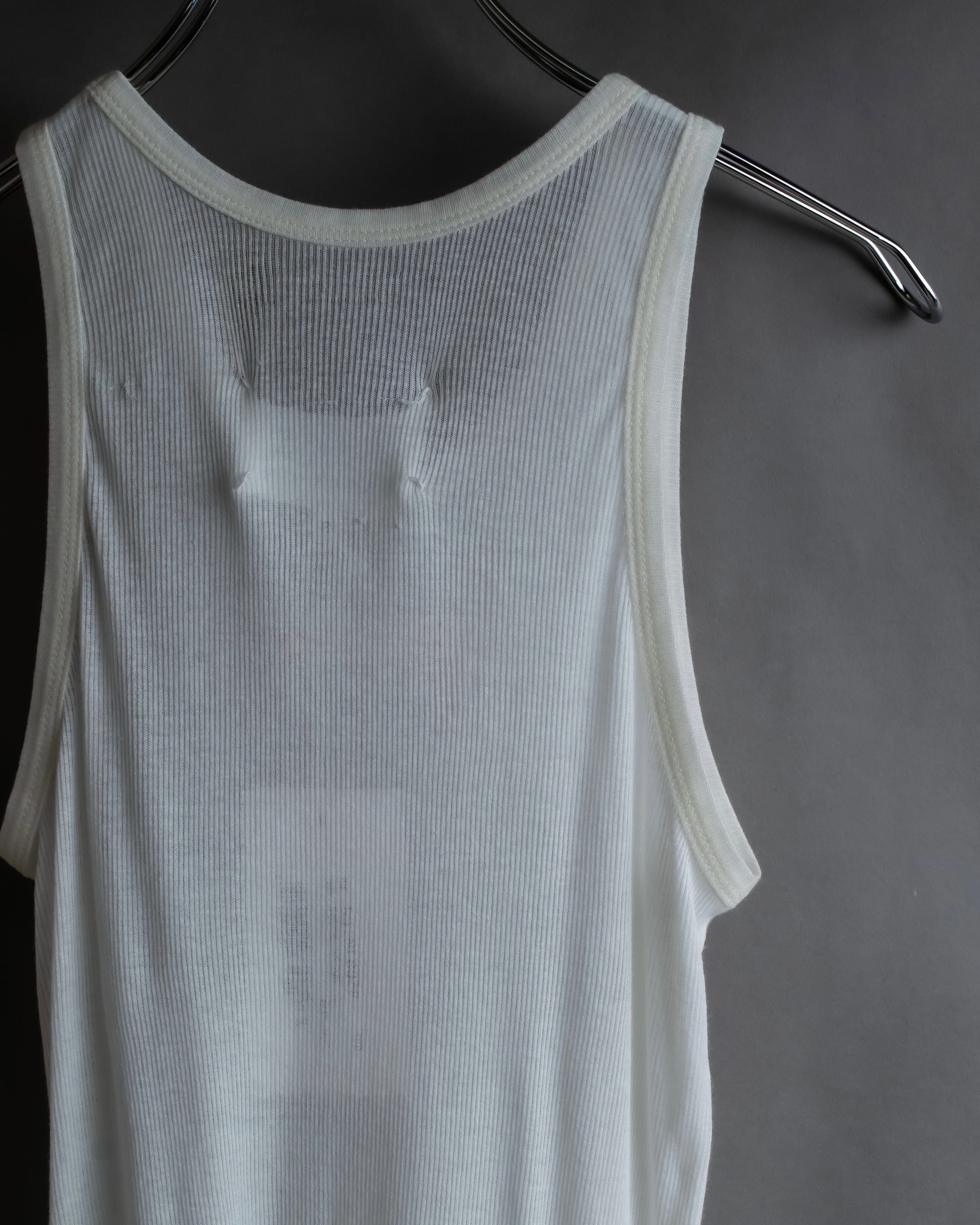 マルジェラ ノースリーブ シアー シルク 刺繍 タンクトップ 白 ホワイト MAISON MARGIELA (メゾンマルジェラ) - タンクトップ - ホワイト - S
