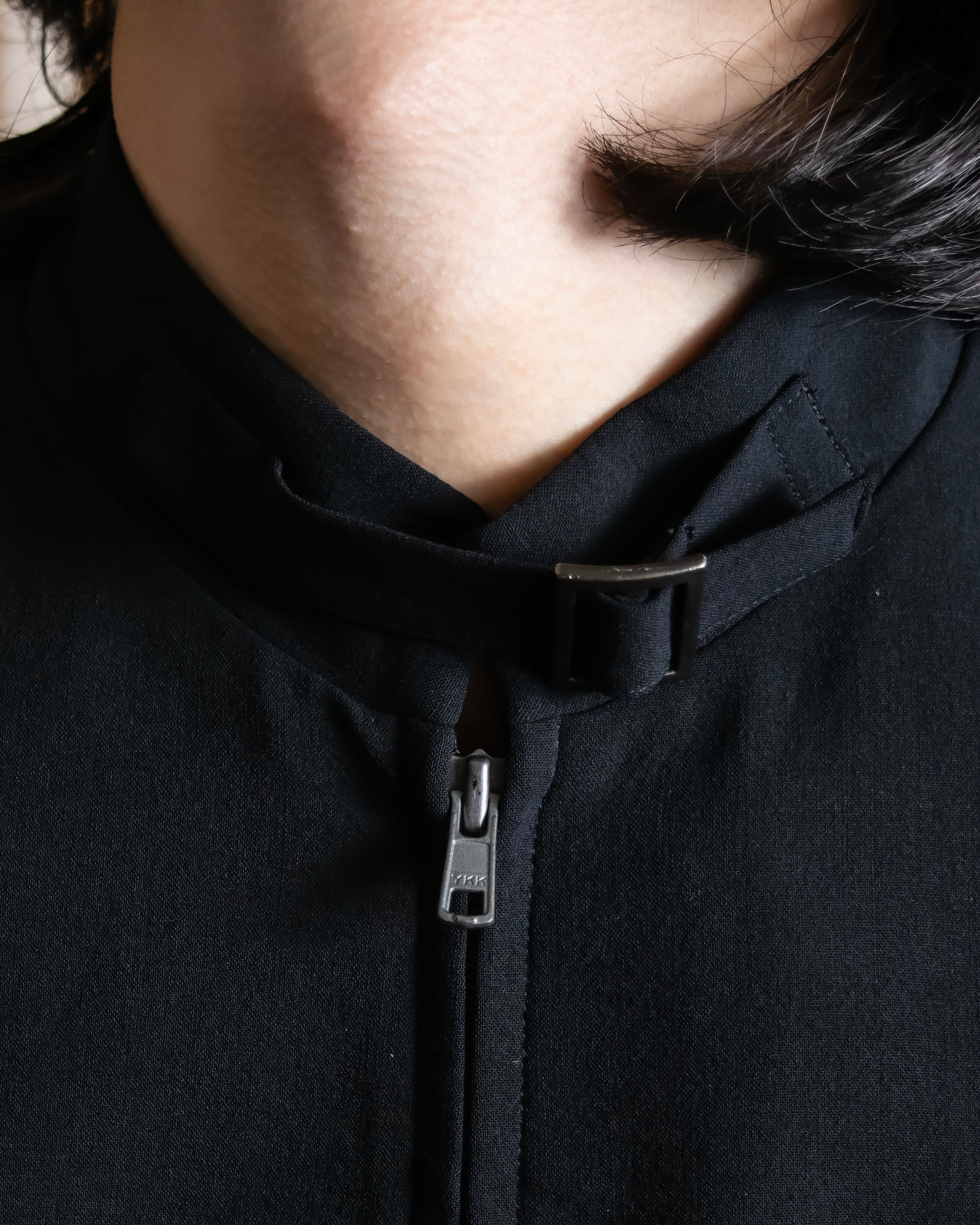 “ISSEY MIYAKE” Chin belt designed stand collar jacket