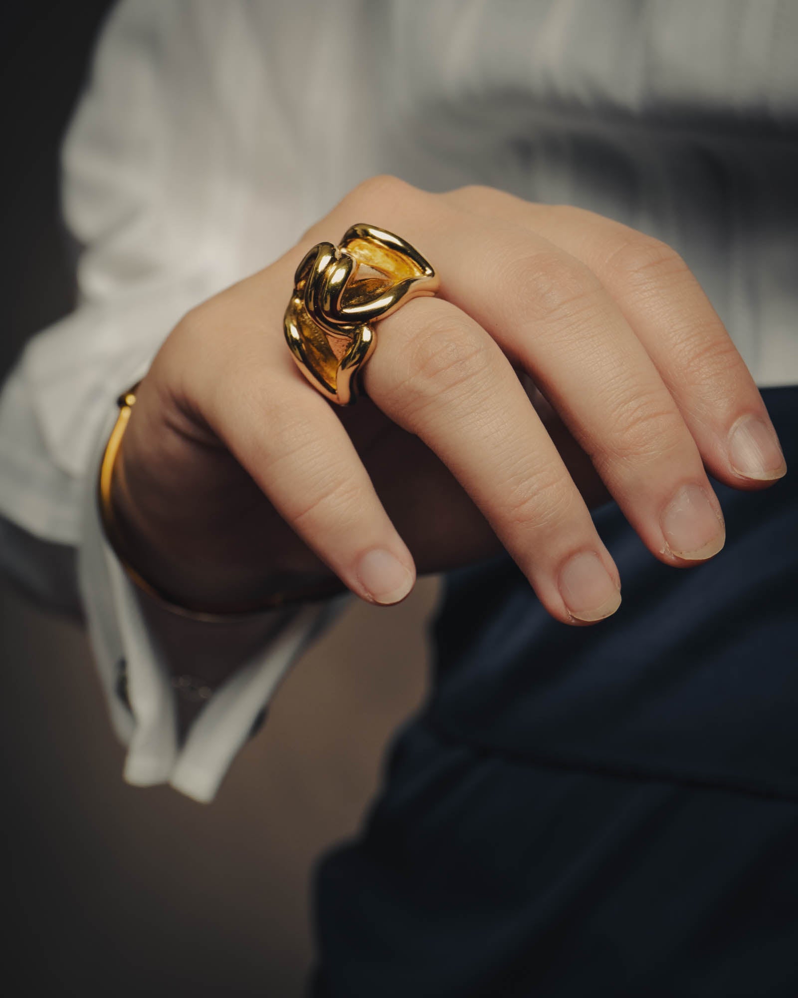 BOTTEGA VENETA ゴールドトーンリング SPECIAL- “Bottega Veneta” 10's- Sculptural gold plated knot ring