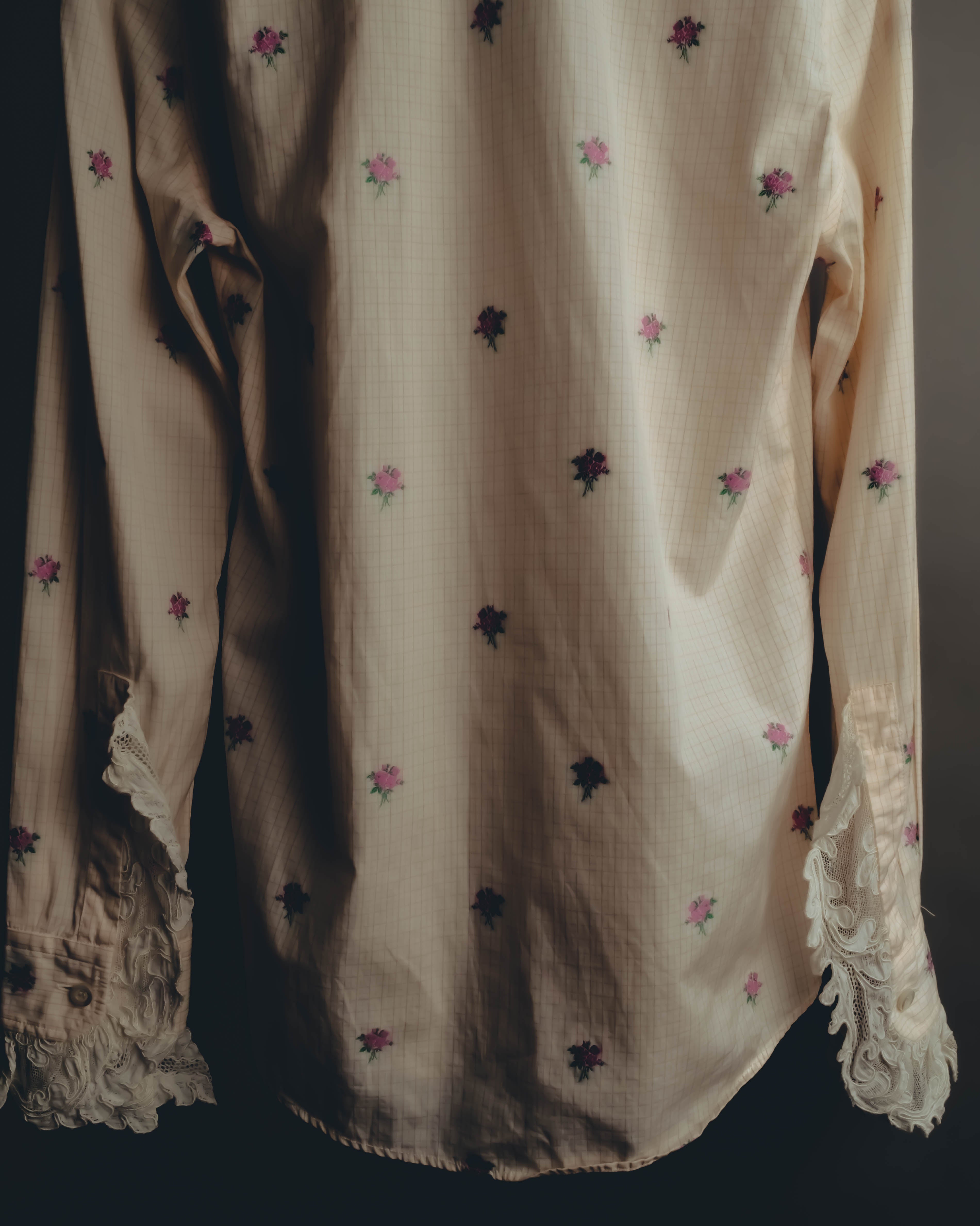 "GUCCI" 2010's-20's Romantic embroidered lace blouse