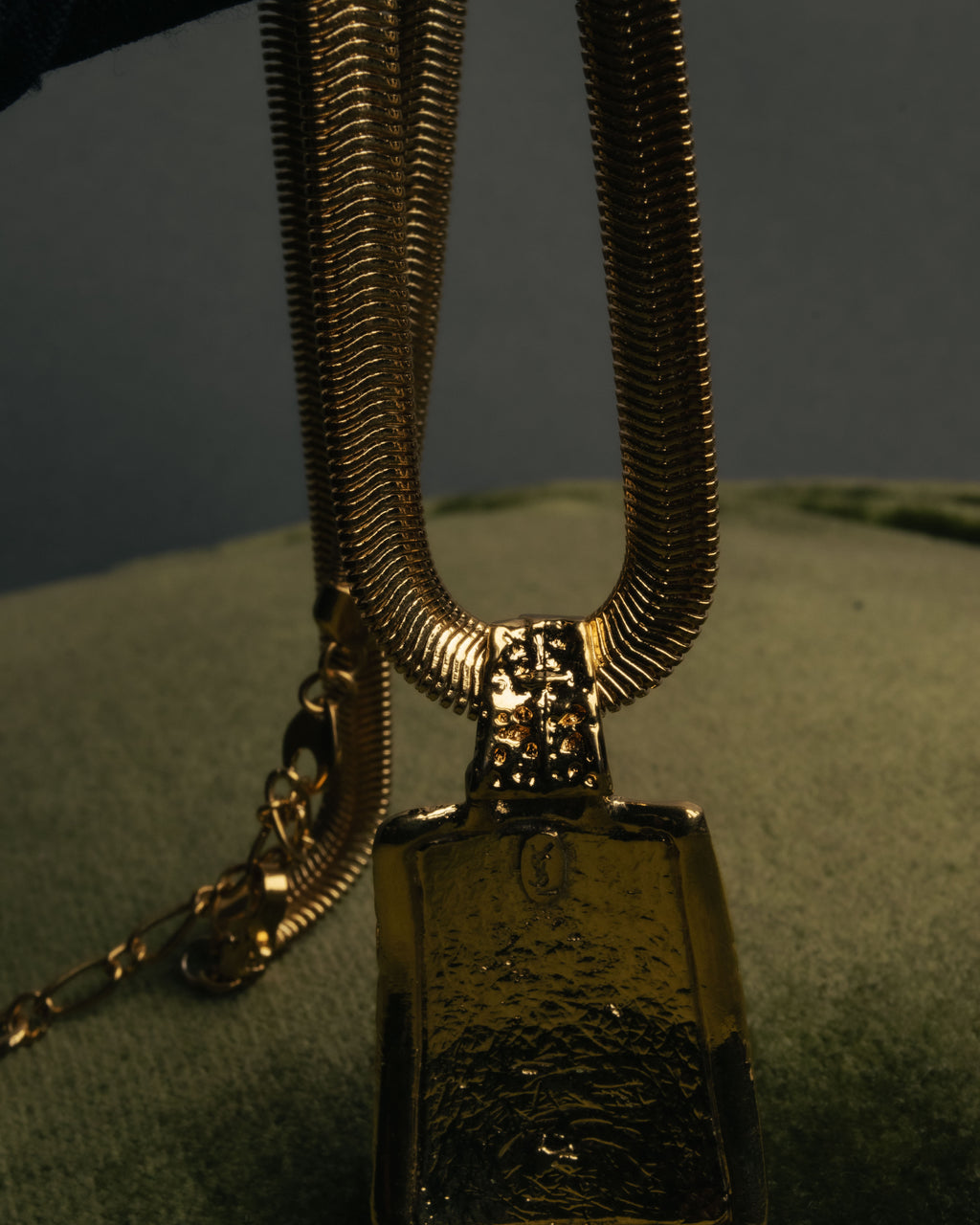 "Yves Saint Laurent" 80's-00's Gold tone textured pendant necklace