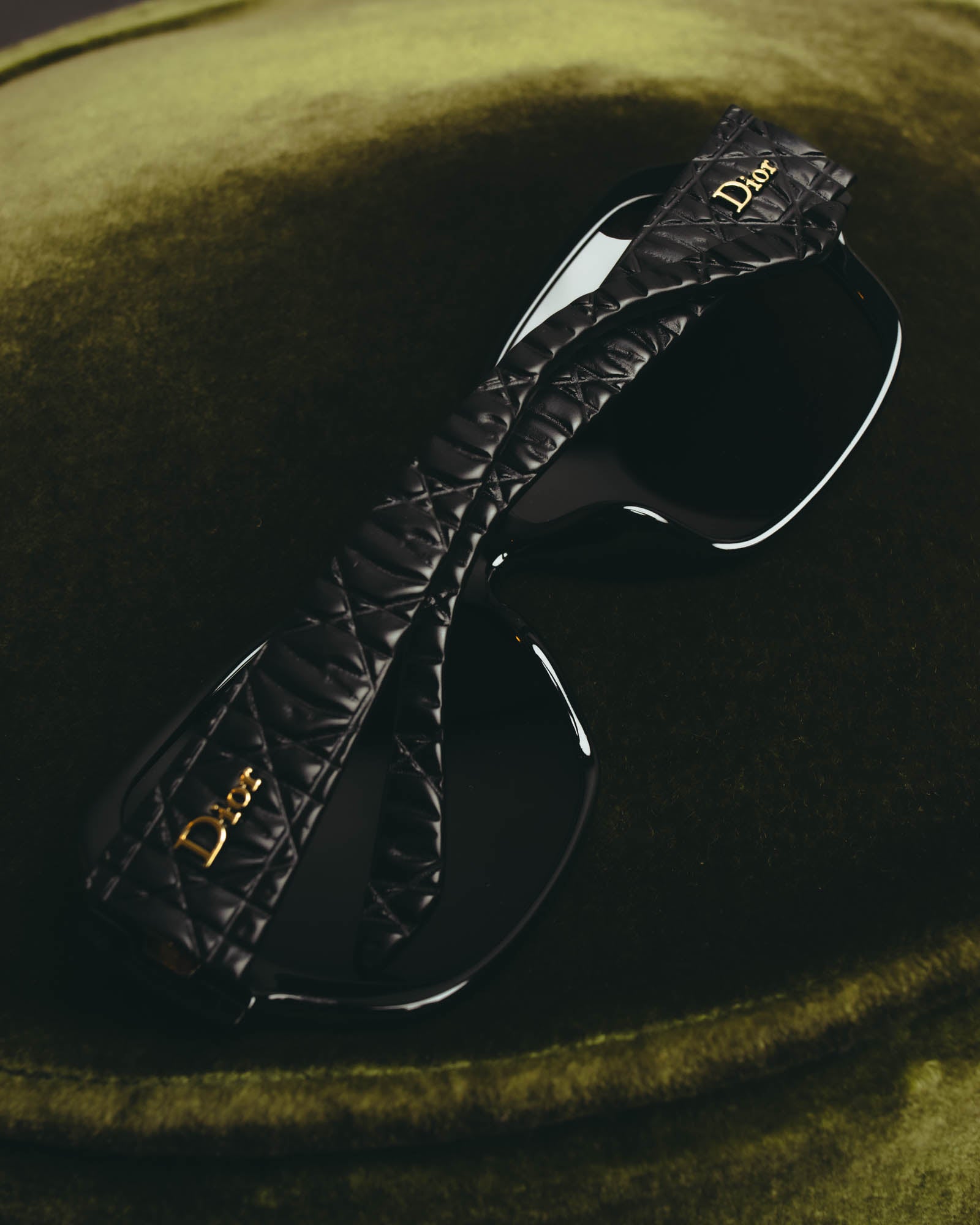 "Christian Dior" 10's Oversized quilted temple sunglasses
