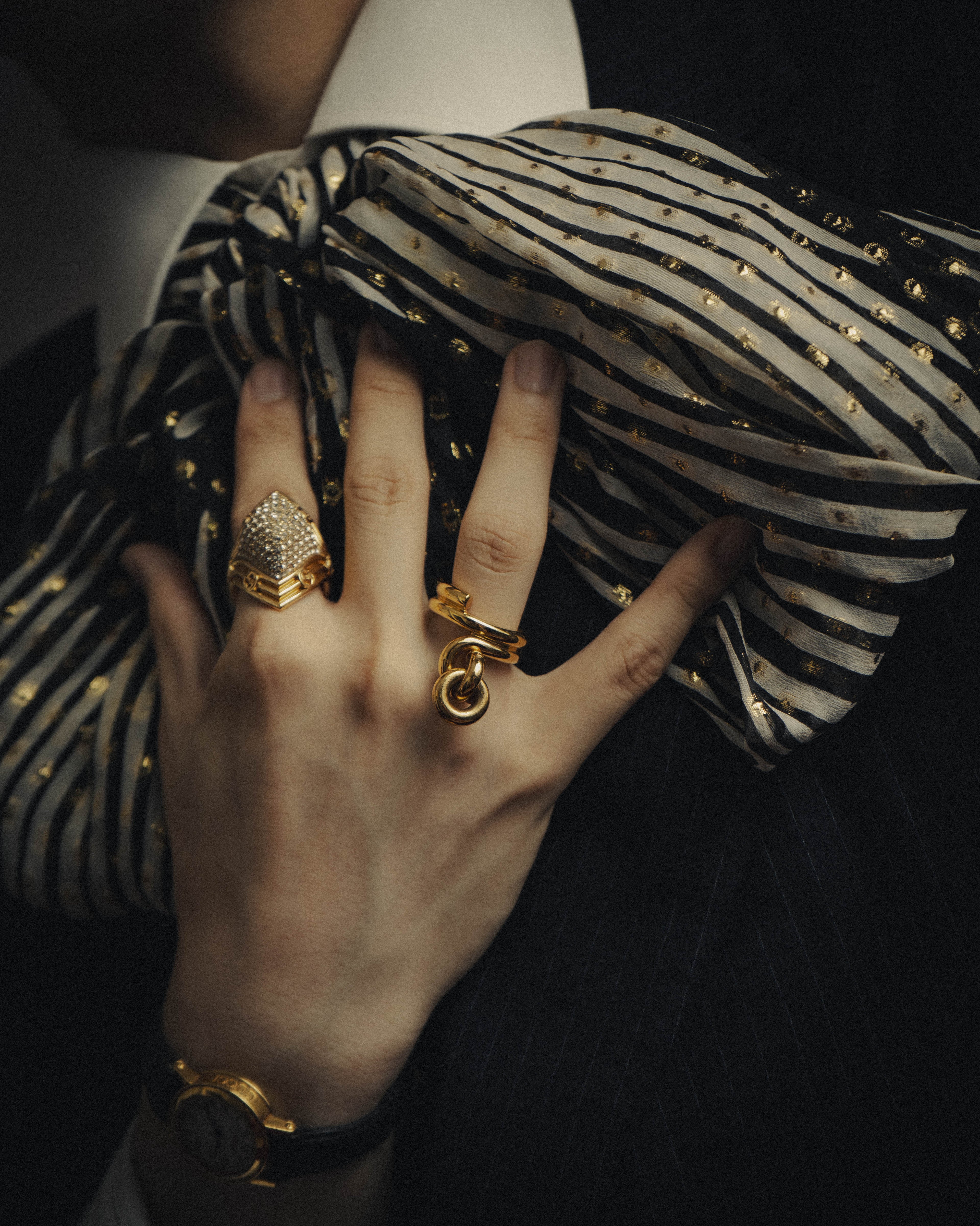 -SPECIAL- “BOTTEGA VENETA” 2021-2025 Gold tone sculptural knot ring