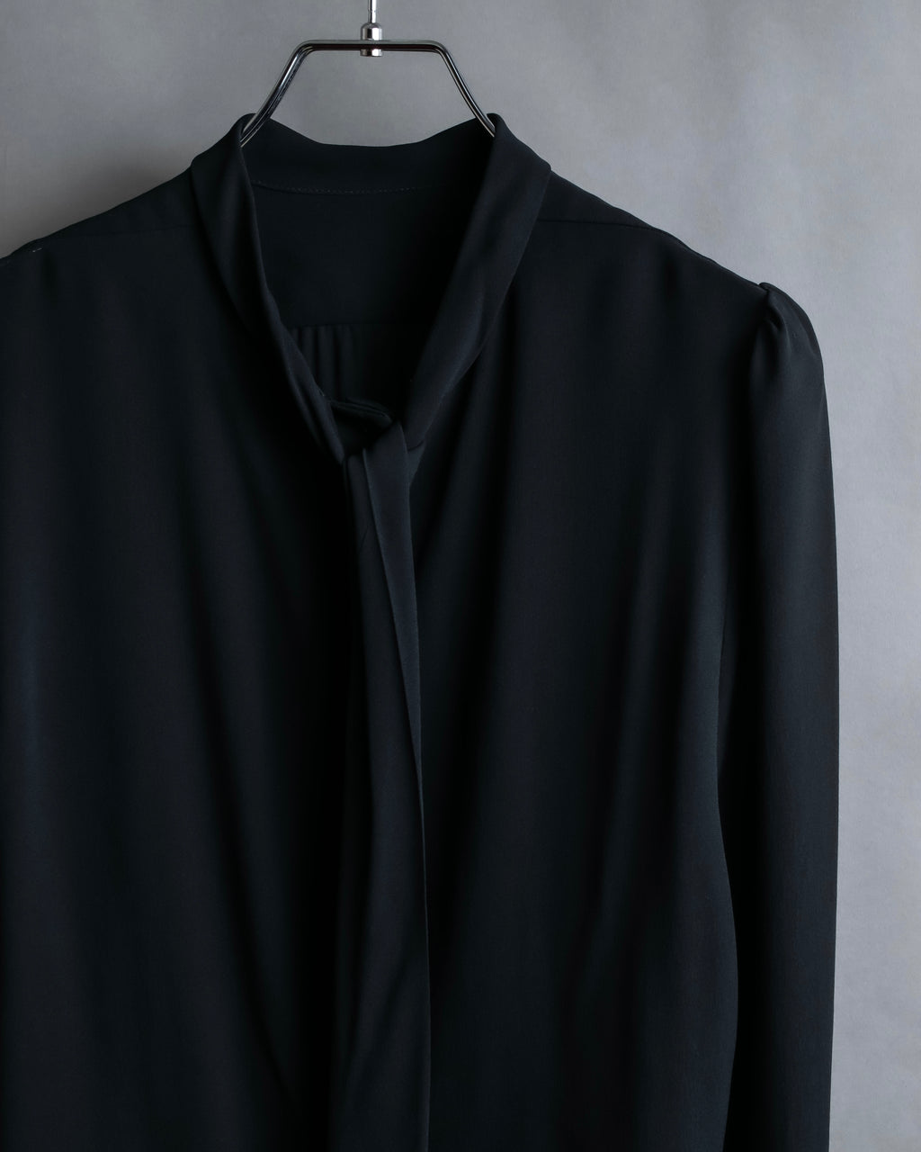 "PRADA" 100% silk bowtie design gathered shirt