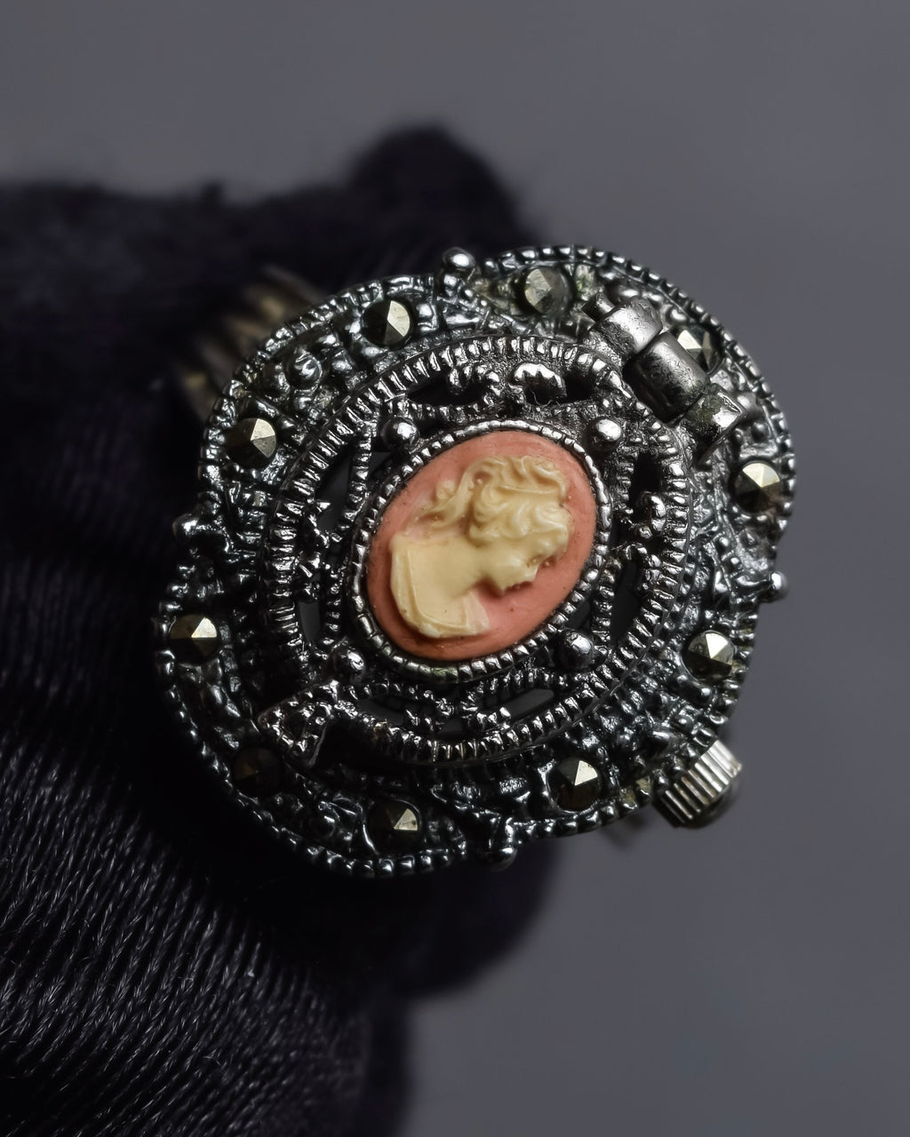 "Victorian cameo locket ring watch"