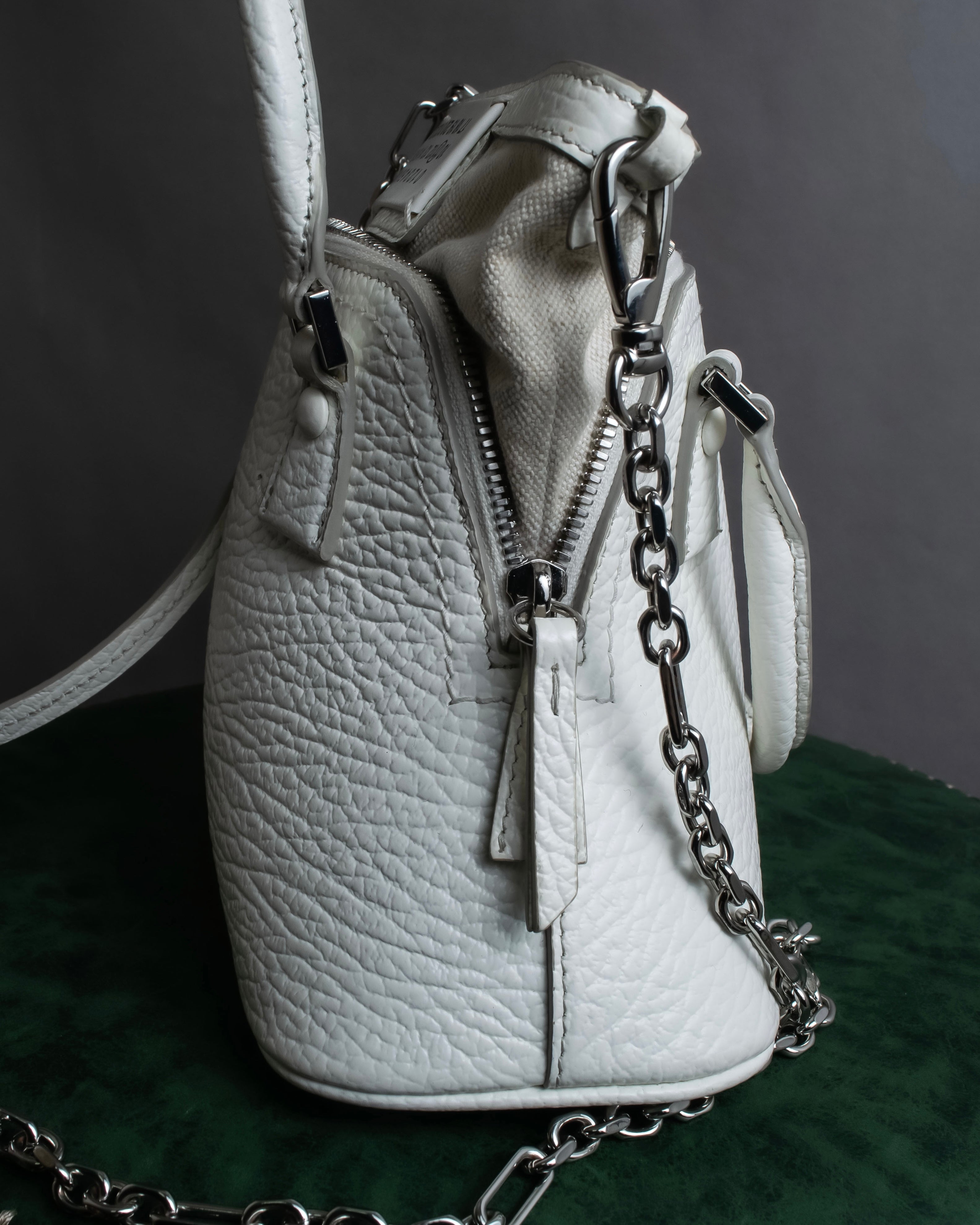 "MAISON MARGIELA" 5AC small white color 2way leather bag