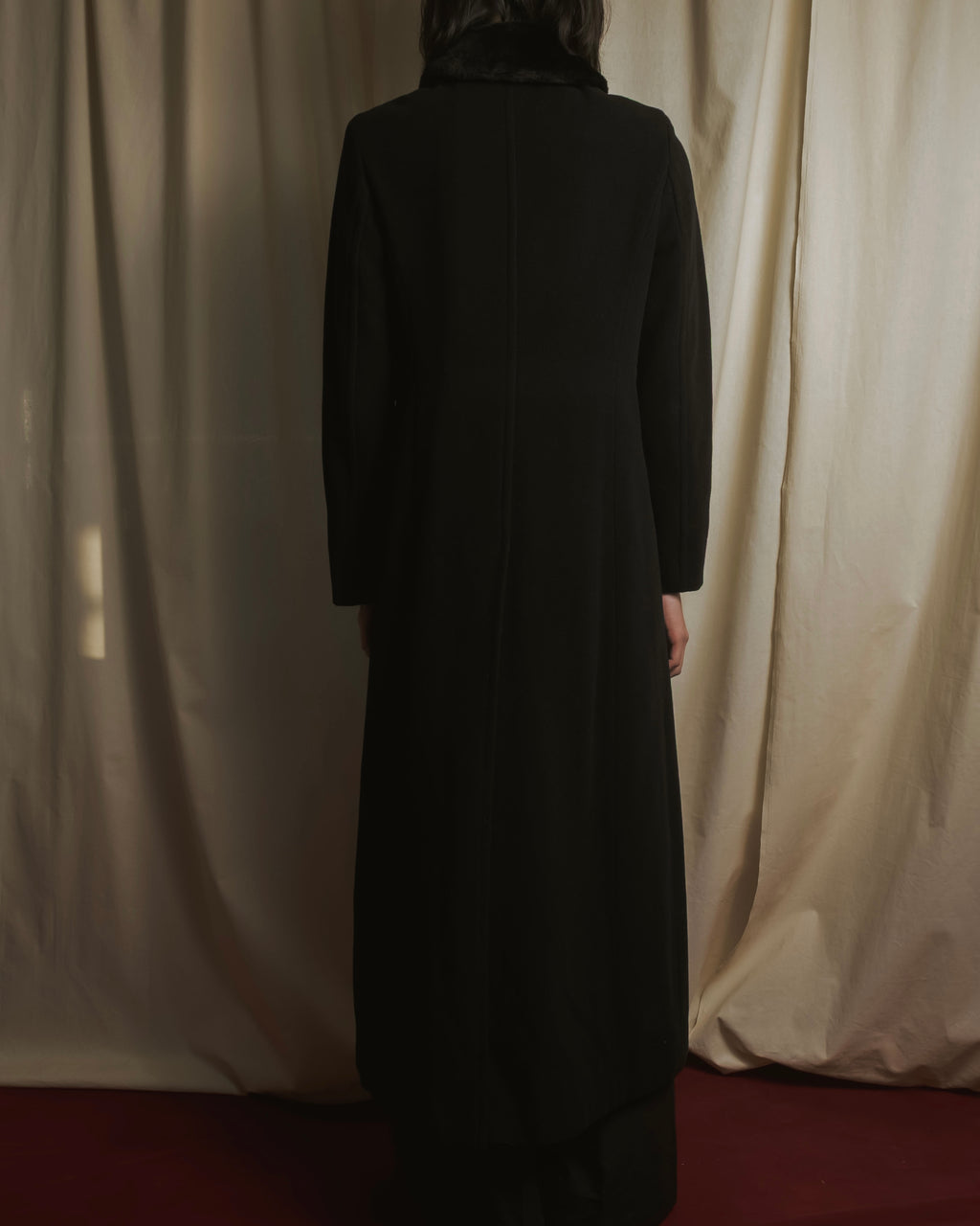 Abrigo con cuello de piel súper largo de los años 90-00 de MAX&Co.