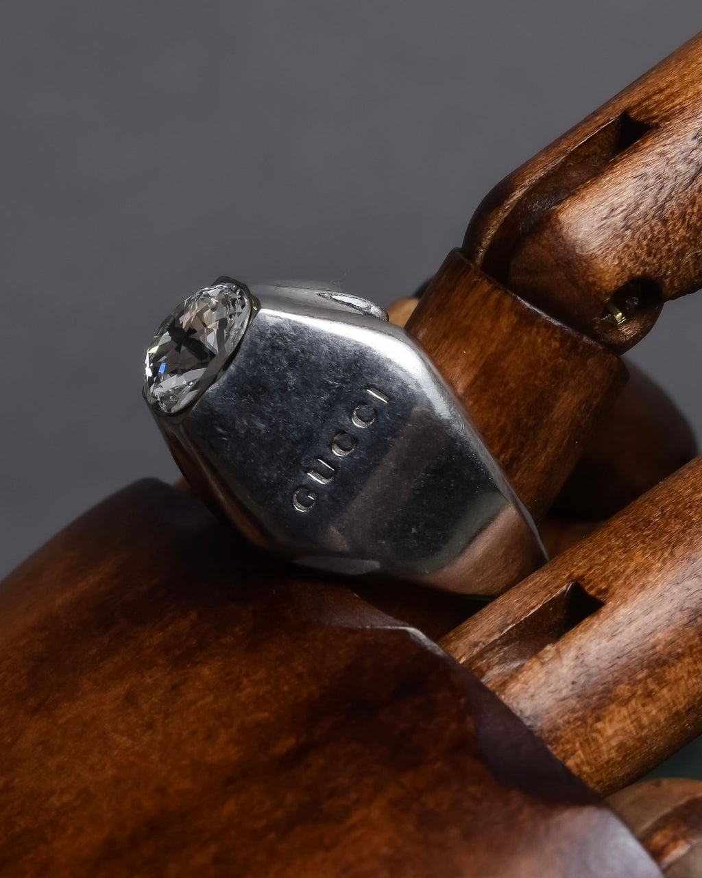 "GUCCI" Polished silver crystal sculptural ring