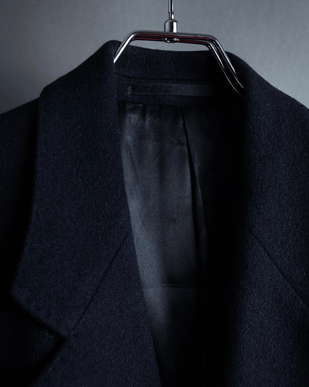 -SPECIAL- "BURBERRYS" 1980-1990's 
Classically tailored oversized 100% cashmere chester coat