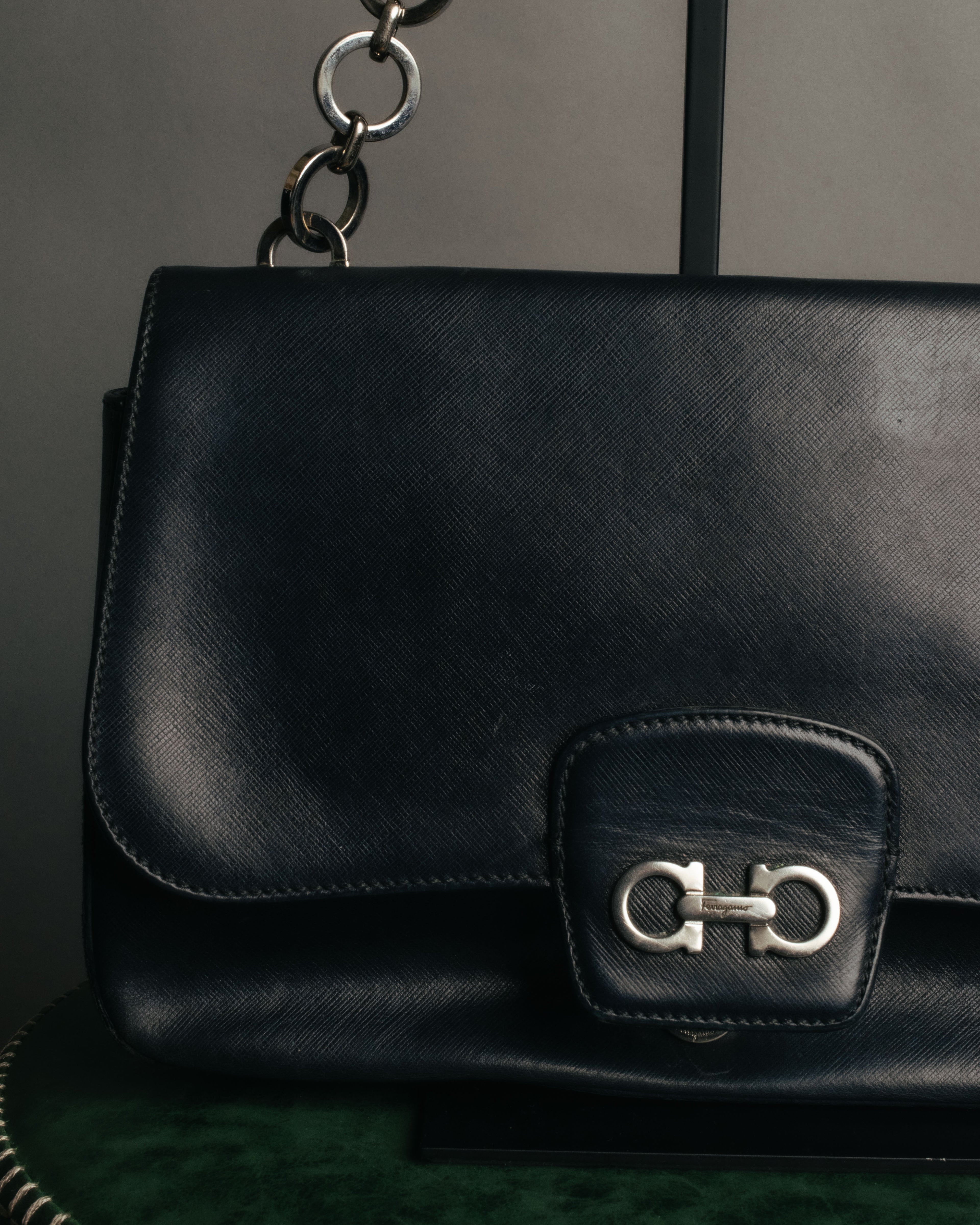 “Salvatore Ferragamo” 2010’s Gancini leather shoulder bag