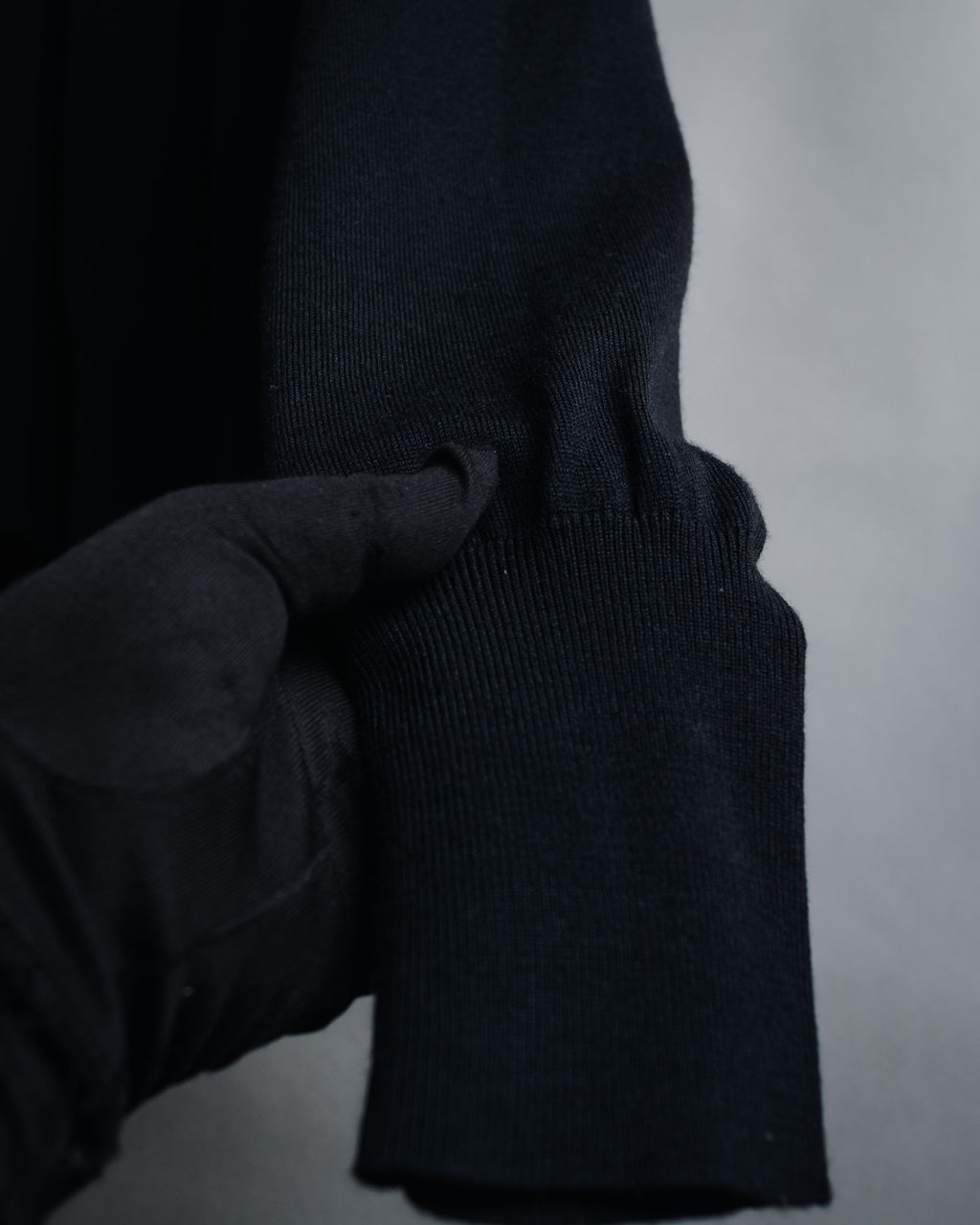 "Chloe" 2020 Lace-trimmed v-neck knit top