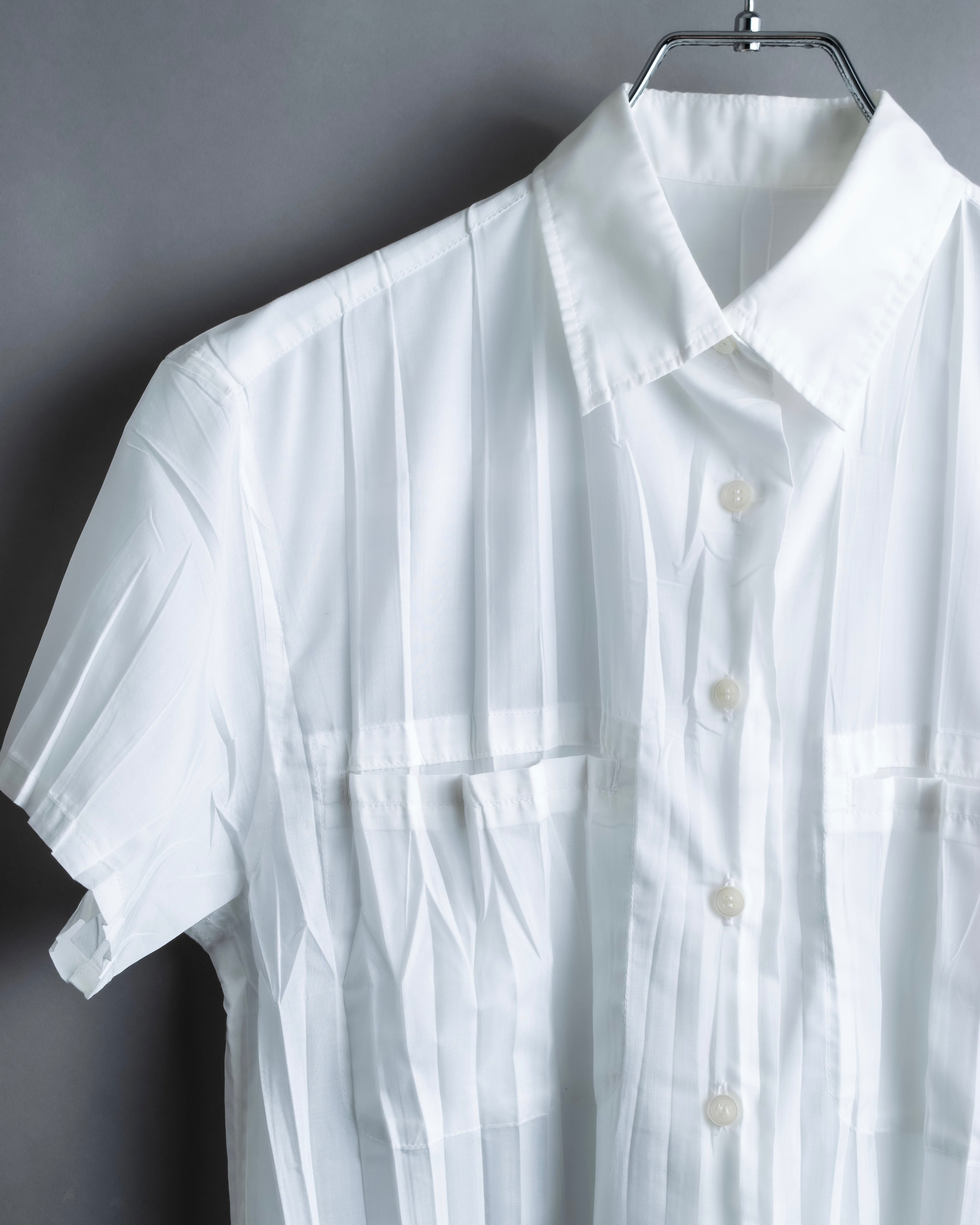 "ISSEY MIYAKE" Pleated short sleeve shirt