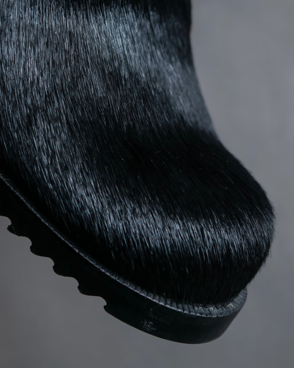 "ISSEY MIYAKE HaaT" Unborn calf shark sole long boots