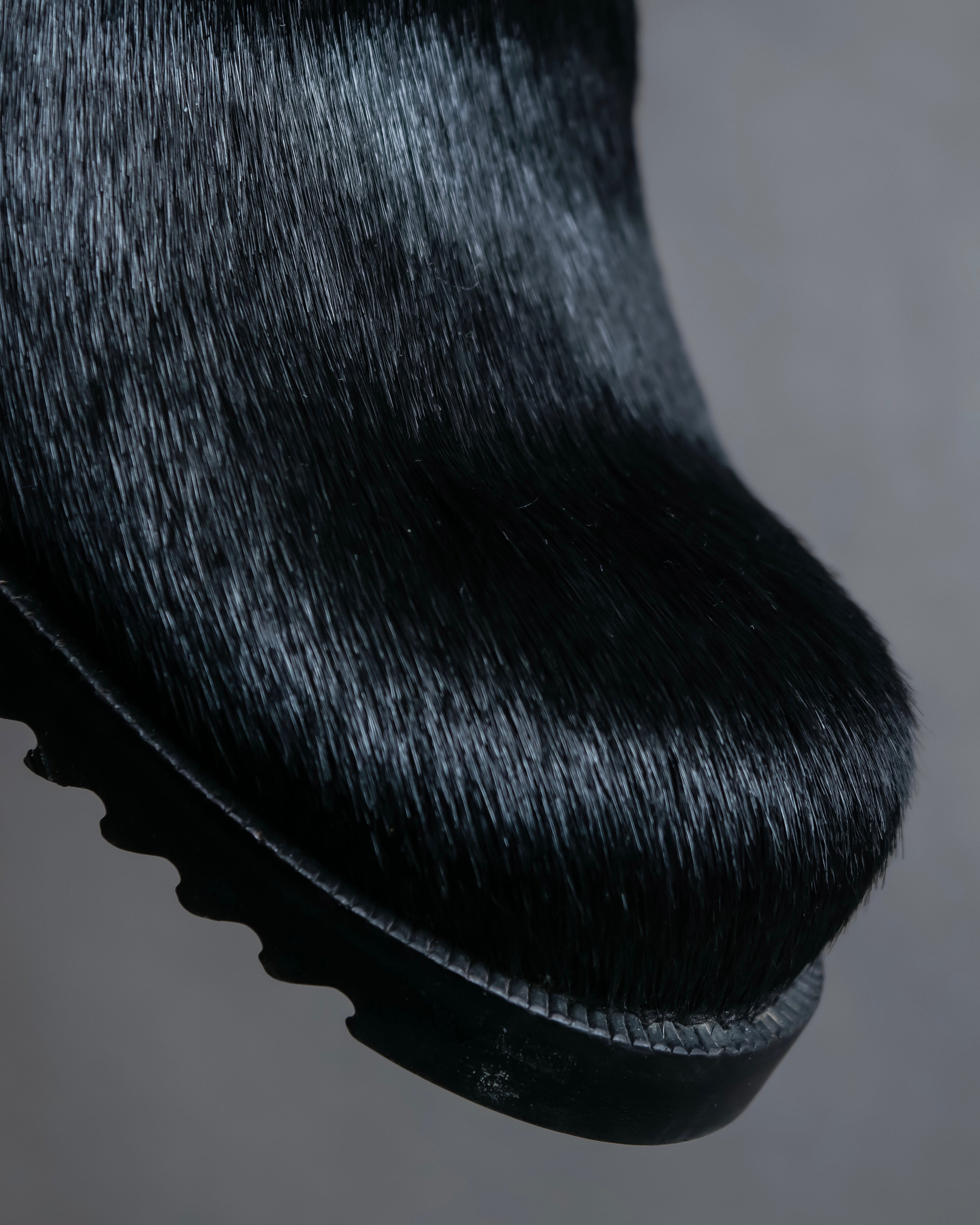 "ISSEY MIYAKE HaaT" Unborn calf shark sole long boots