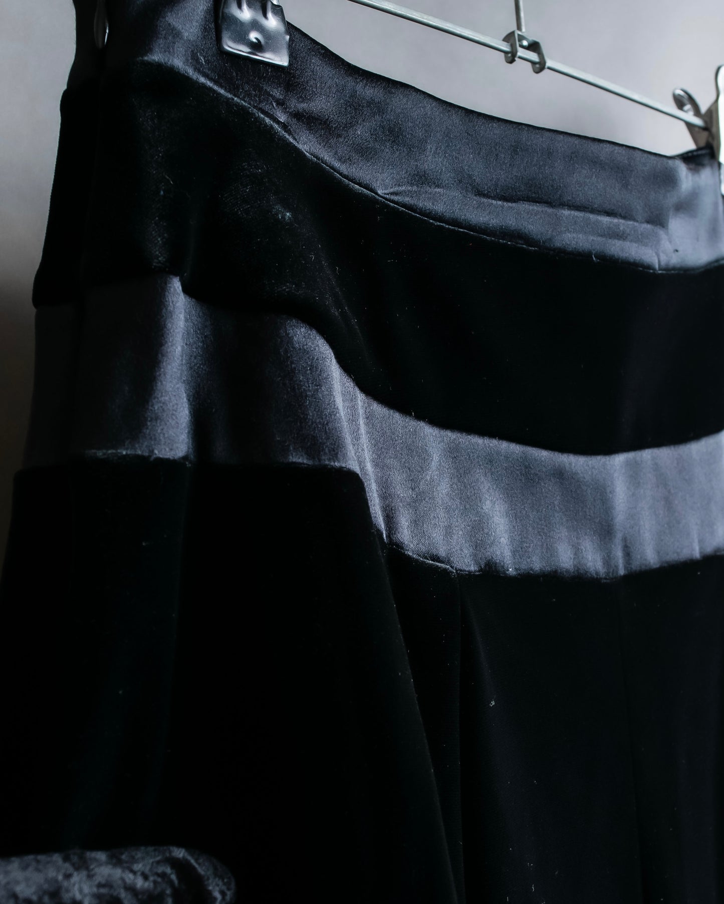 "GIORGIO ARMANI" Cross satin detail velvet straight skirt