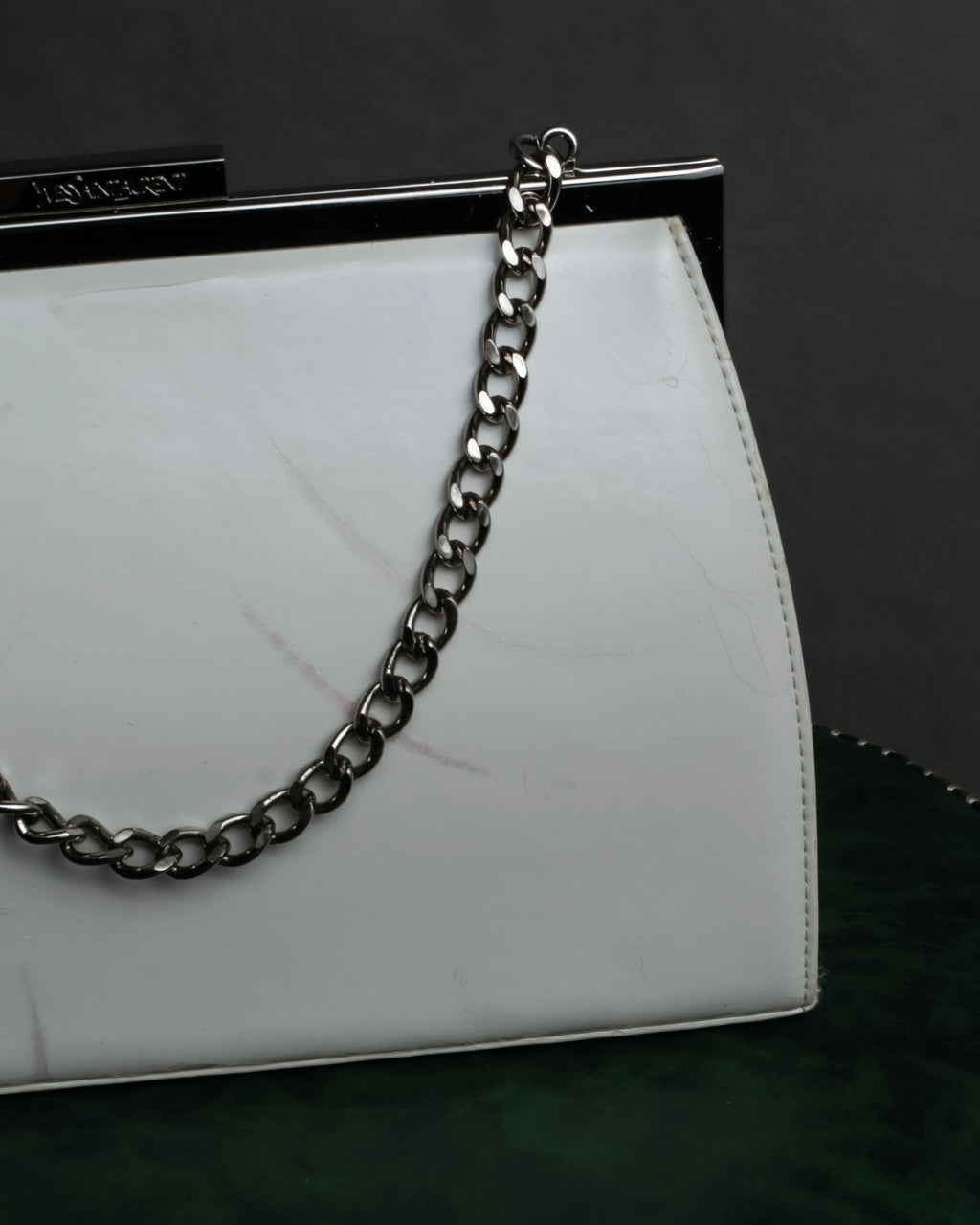 "YVES SAINT LAURENT" Clasp design chain shoulder patent leather bag