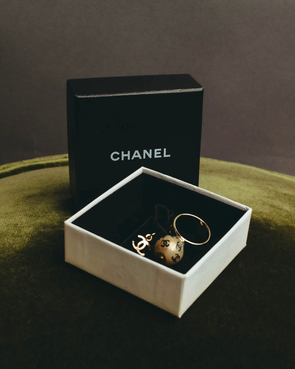 "CHANEL" 00's Playful charm ring