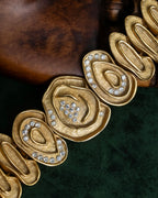 "BALENCIAGA" Wavy uneven motif design gold bracelet