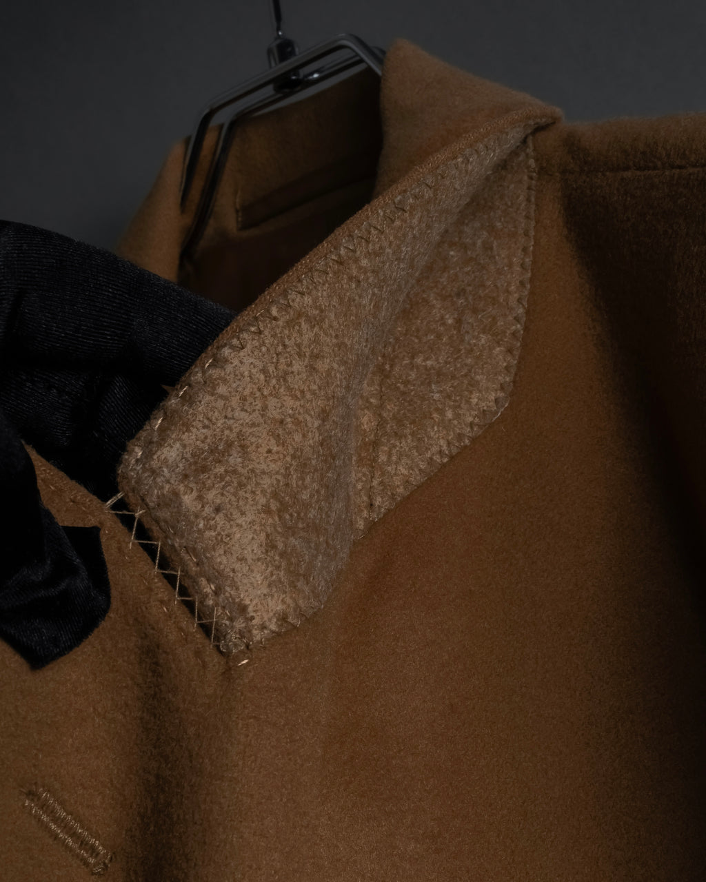 "BARBERINI" Classically tailored 100% cashmere chester coat