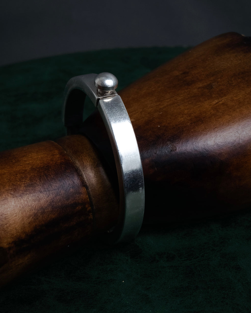 “BOTTEGA VENETA” 2019-2024 Sculptural hinged bangle