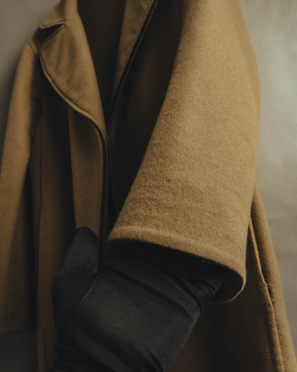 “GUCCI” 00’s-10’s Cashmere-blend leather-trimmed belted long coat