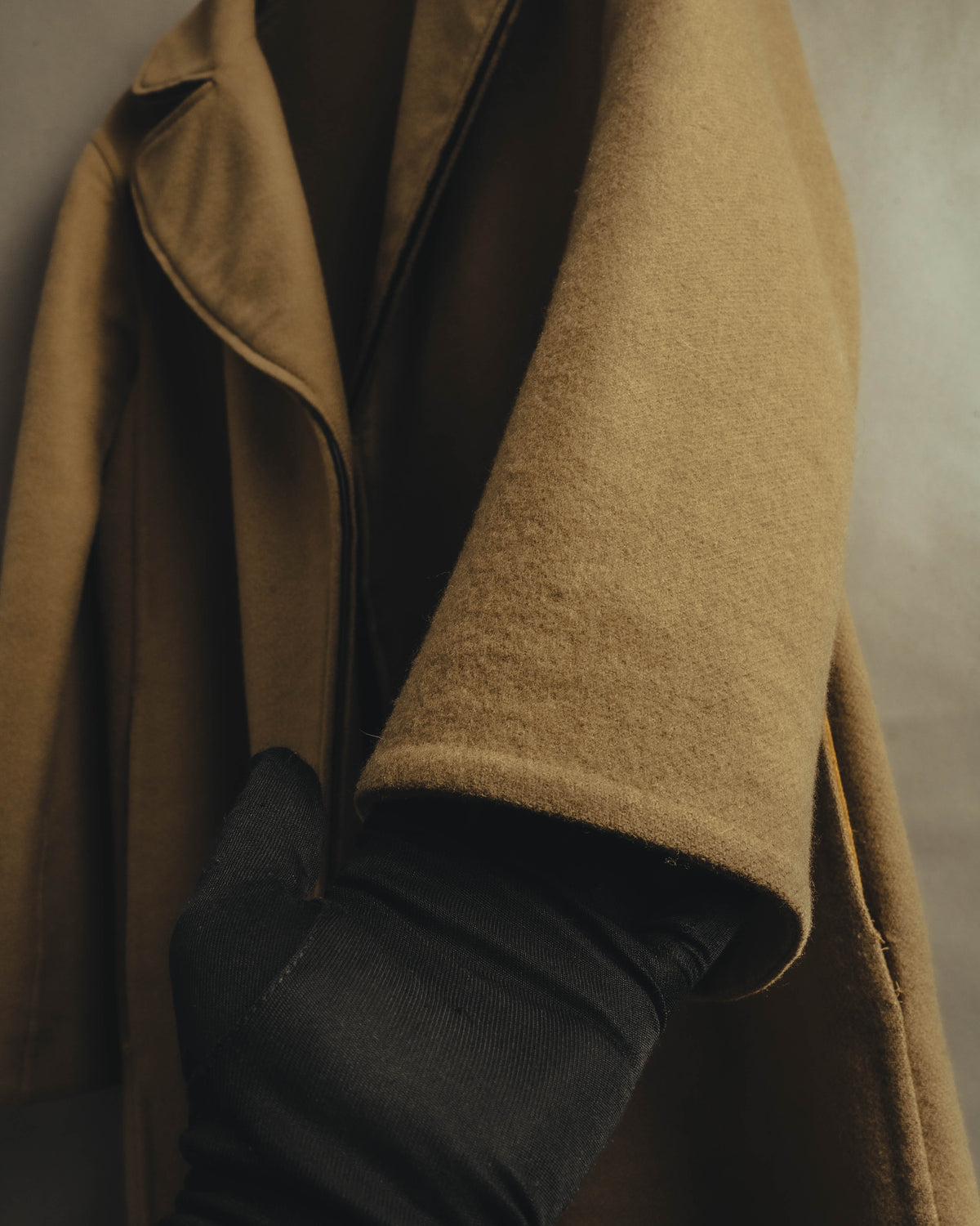 “GUCCI” 00’s-10’s Cashmere-blend leather-trimmed belted long coat