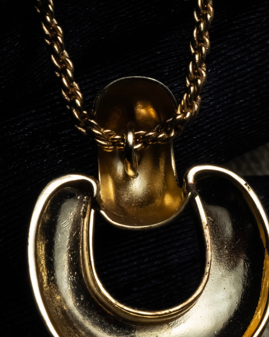 "Christian Dior" Arch motif top gold tone necklace