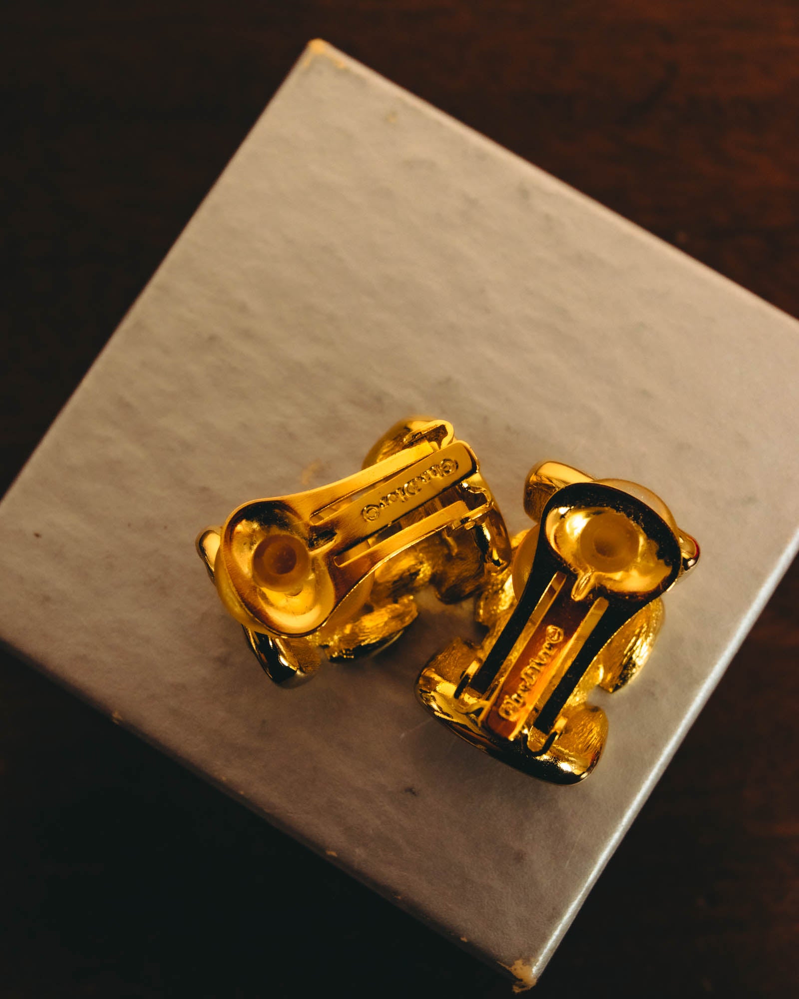 "Christian Dior" 80's-90's Gold chain clip-on earrings