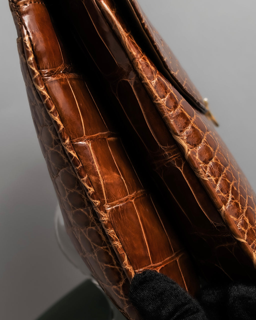 "Franco Parmiggiani" Turn lock design crocodile texture hand bag