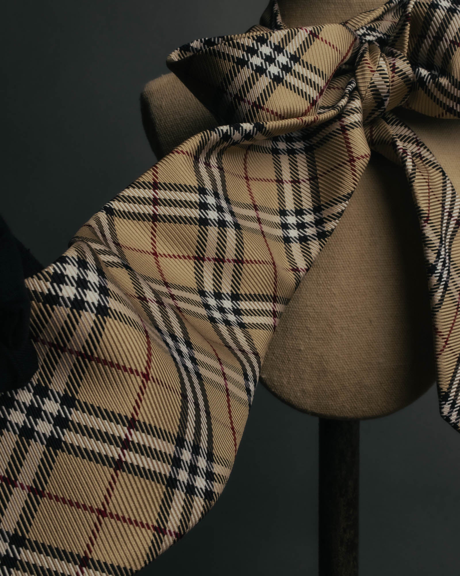 "BURBERRY LONDON" 00's Beige checked silk necktie