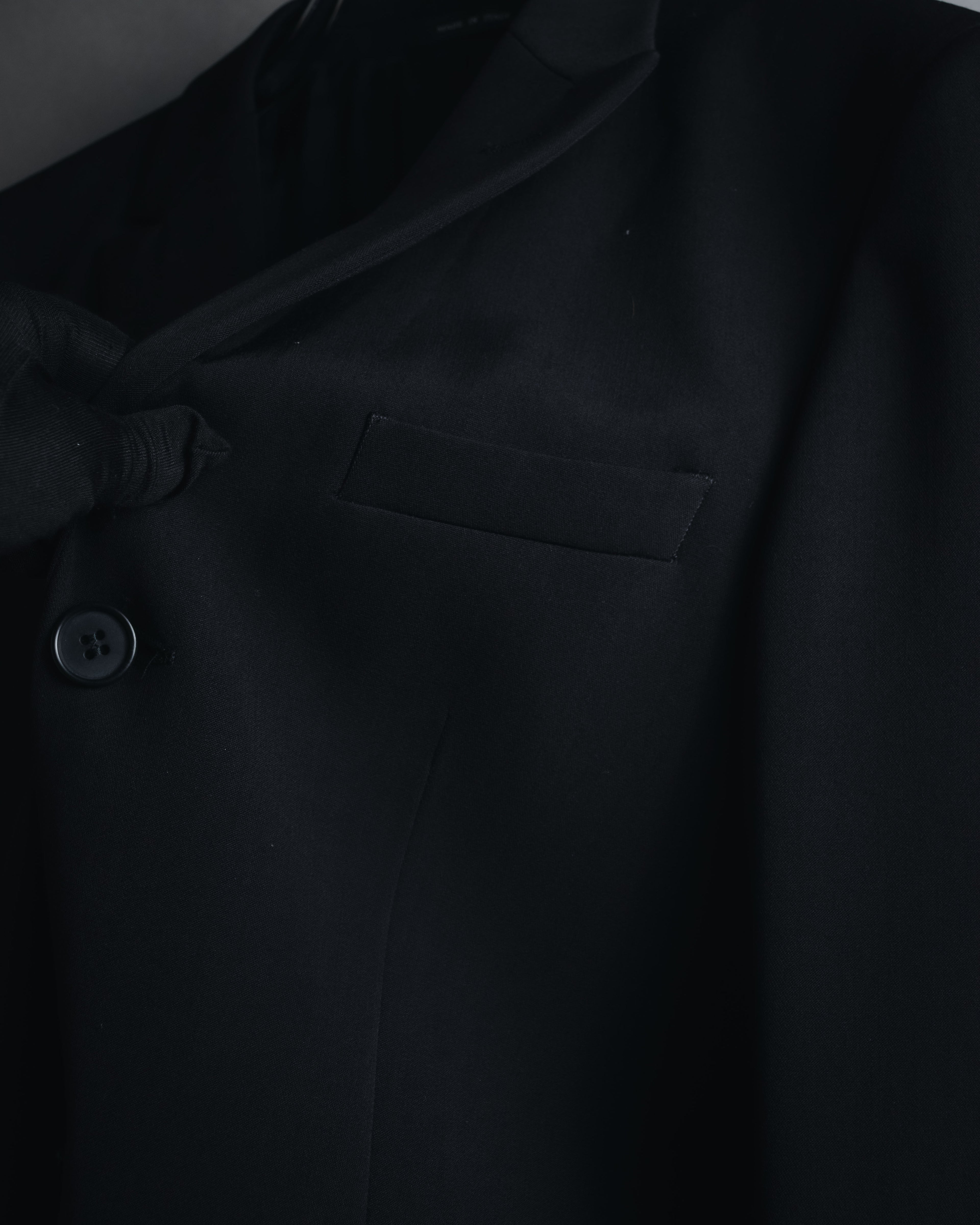 "EMPORIO ARMANI" Minimalist three-button tailored jacket