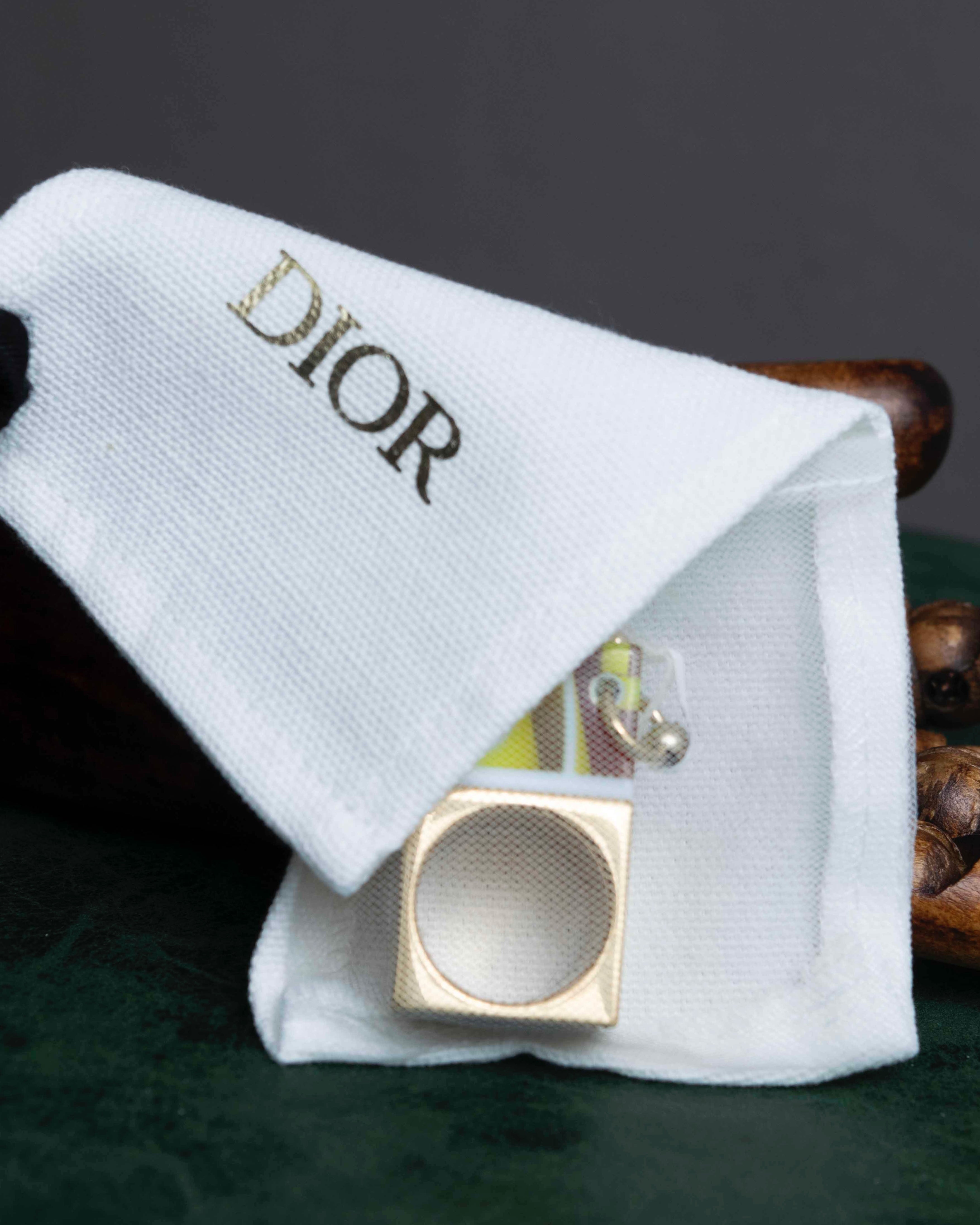 "Dior" Resin abstract pattern top gold ring