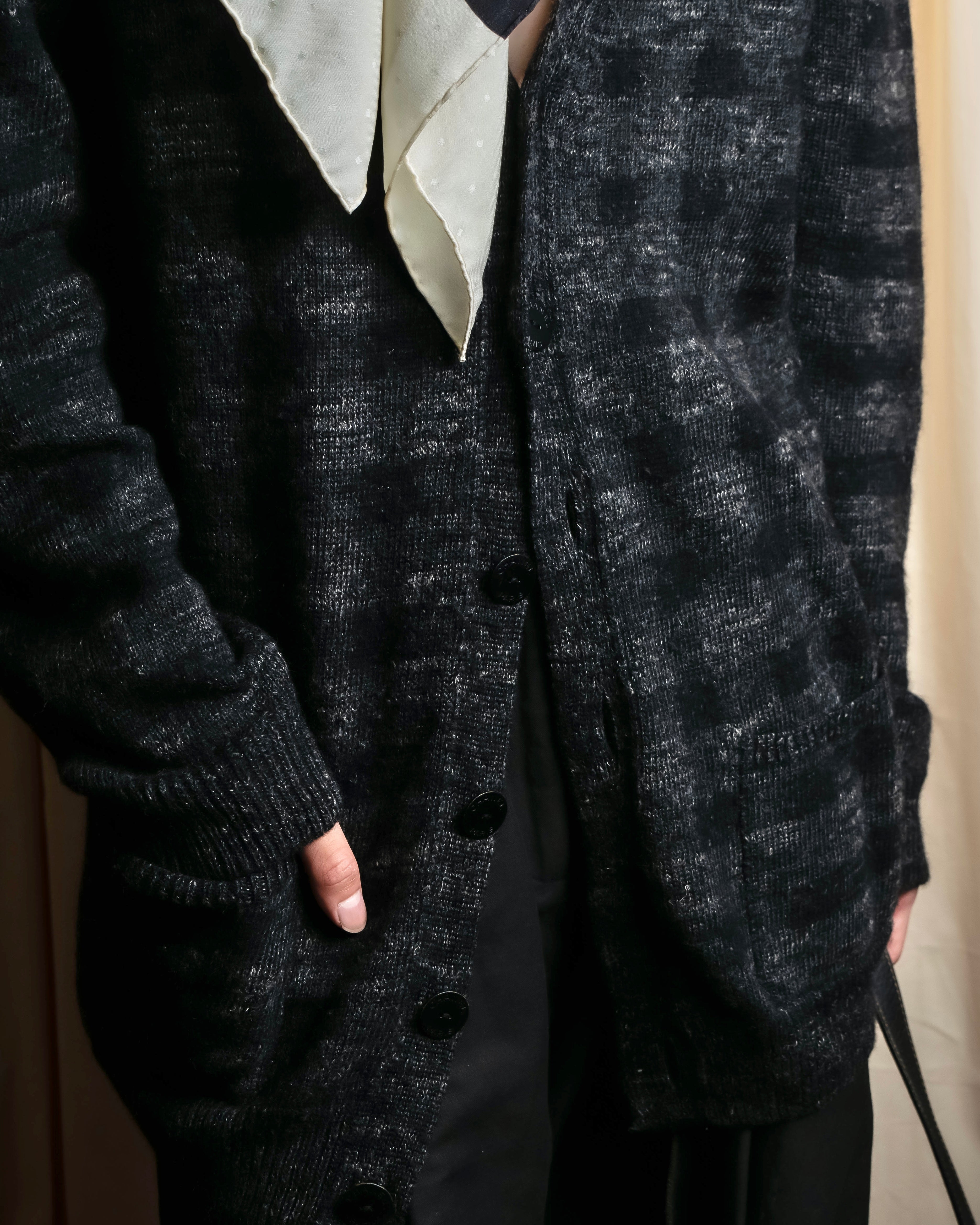 "CHANEL" Sample product hairy material light unevenness cardigan