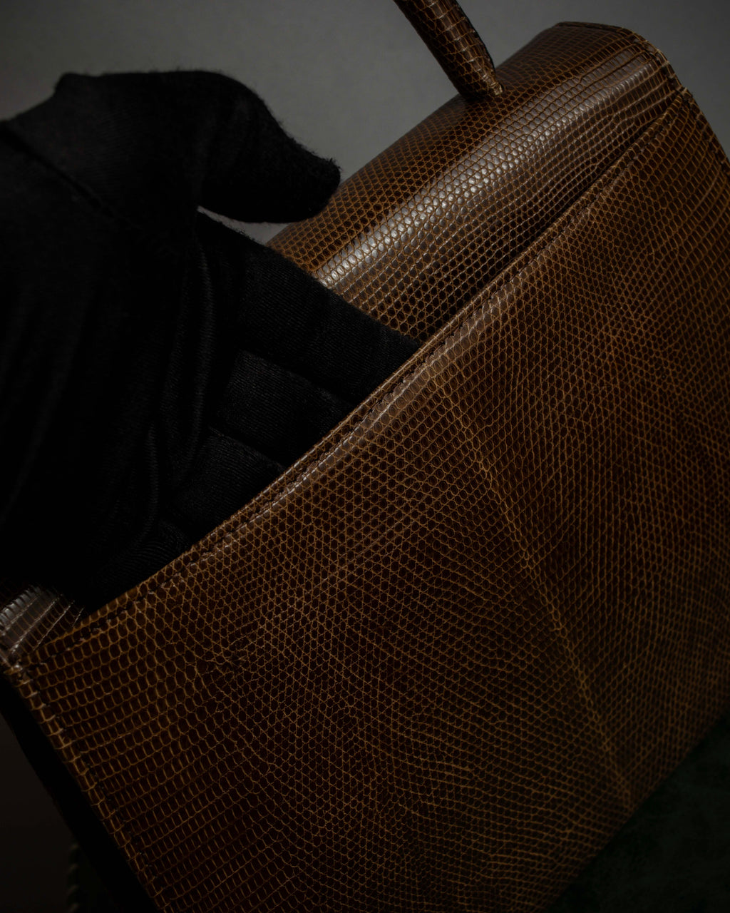 "YVES SAINT LAURENT" Flap design lizard embossed leather hand bag