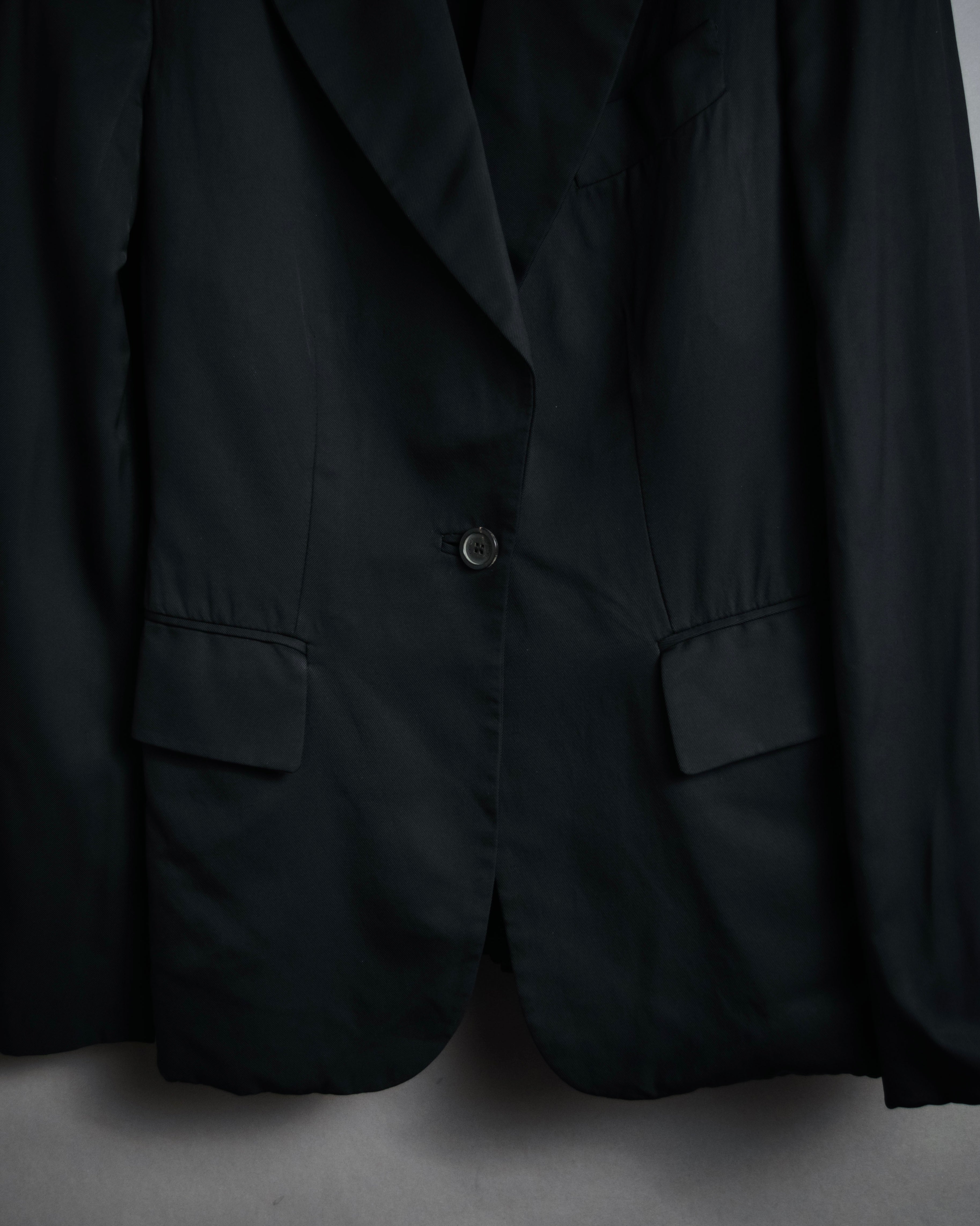 “GUCCI” Early 2000s satin peak lapel tailored jacket