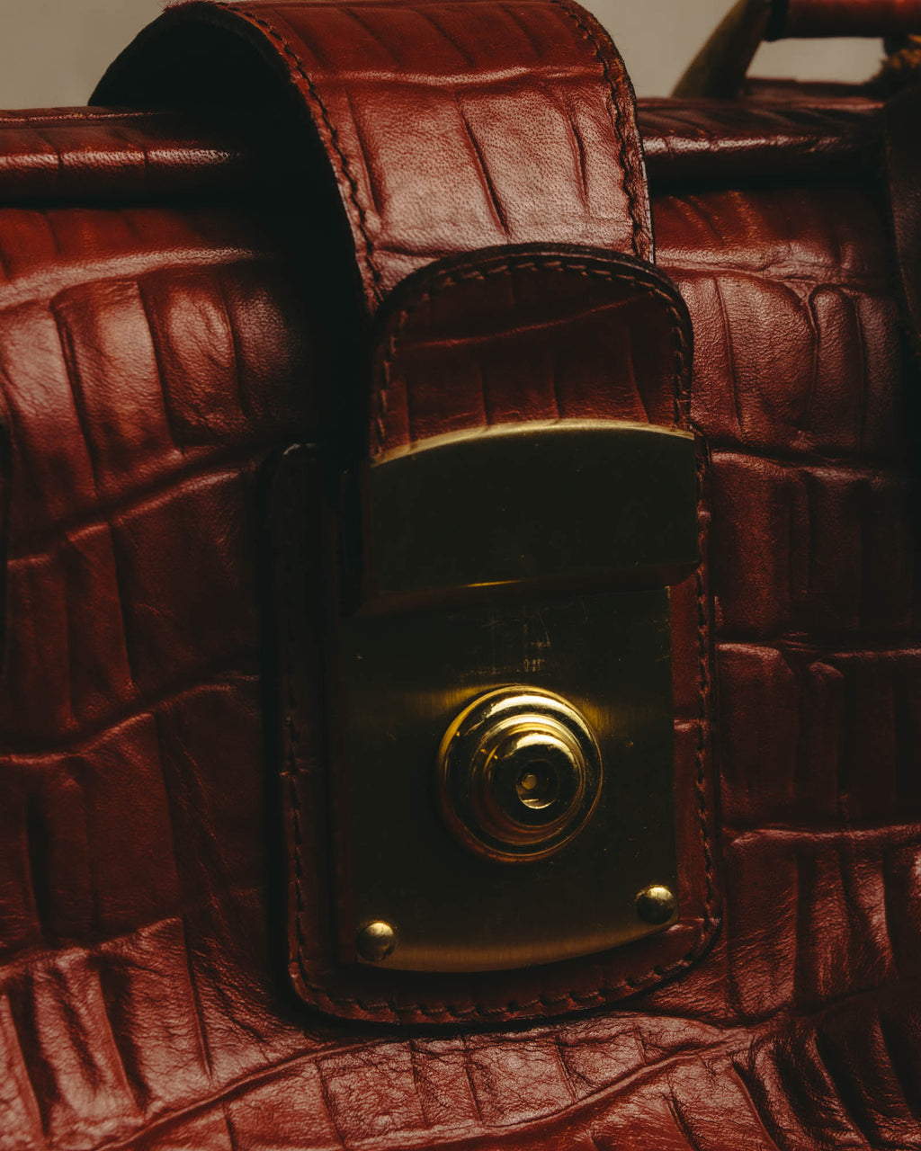-SPECIAL- “Giorgio Armani” 90’s-00’s Crocodile embossed leather frame bag