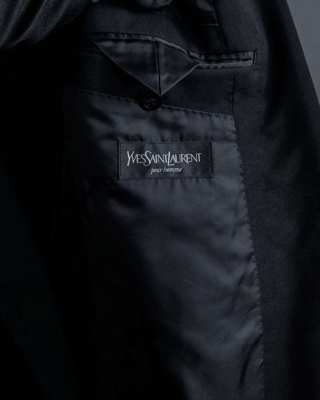 "YVES SAINT LAURENT" Straight tailoring design set up