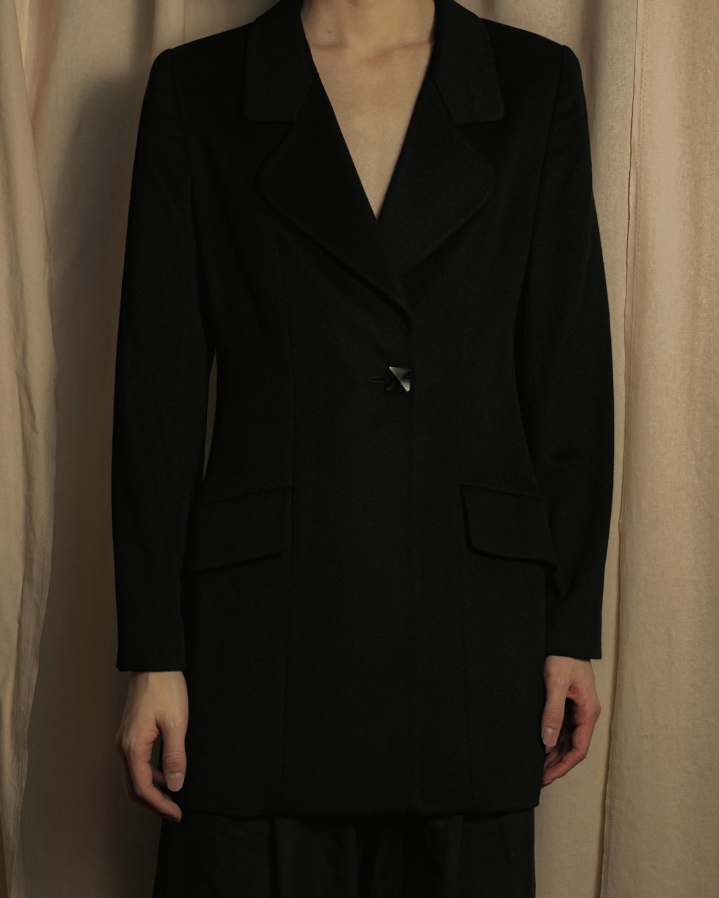 "Chloe" Iconic fastening design tailored jacket