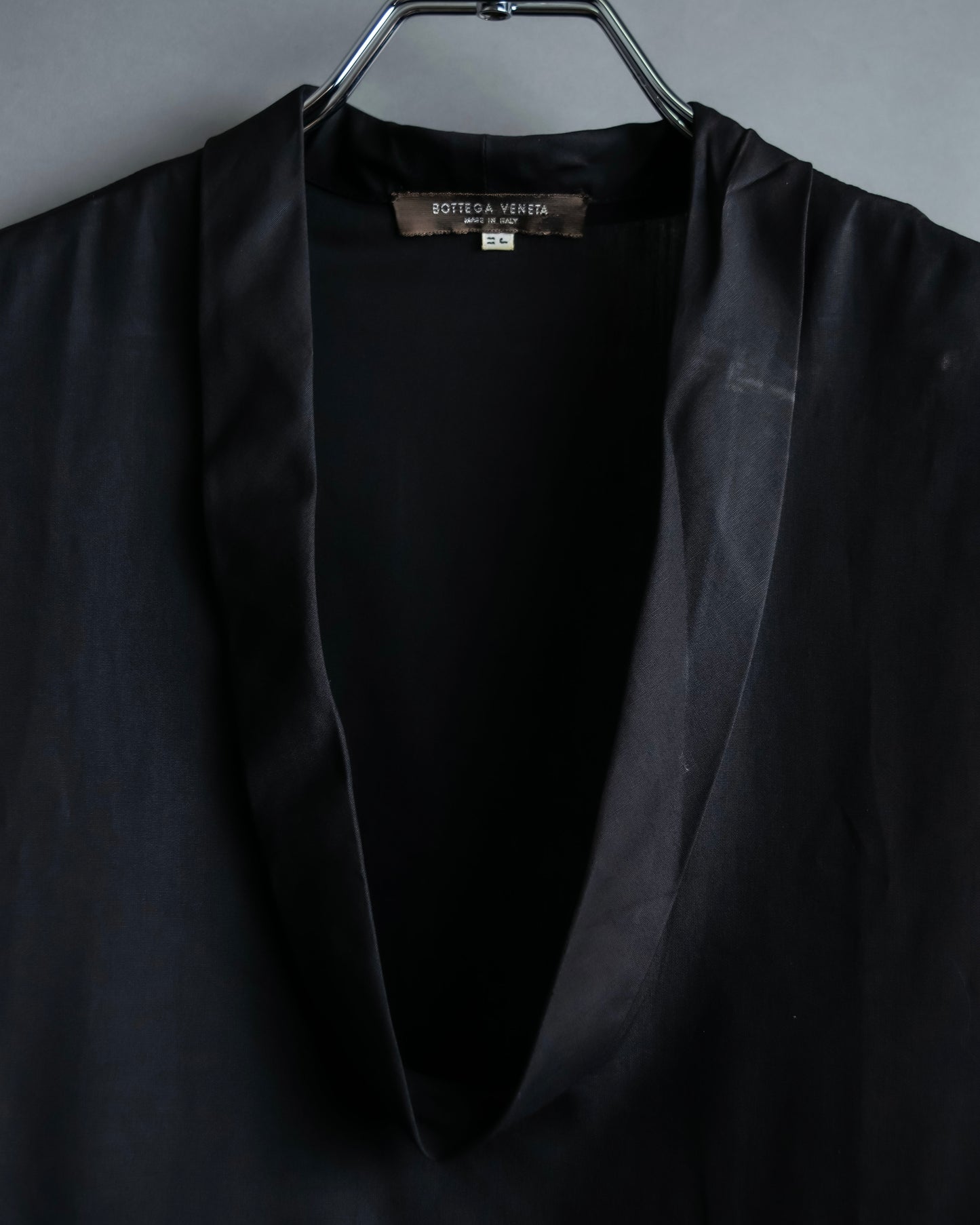 “BOTTEGA VENETA”  V neck designed no sleeve top