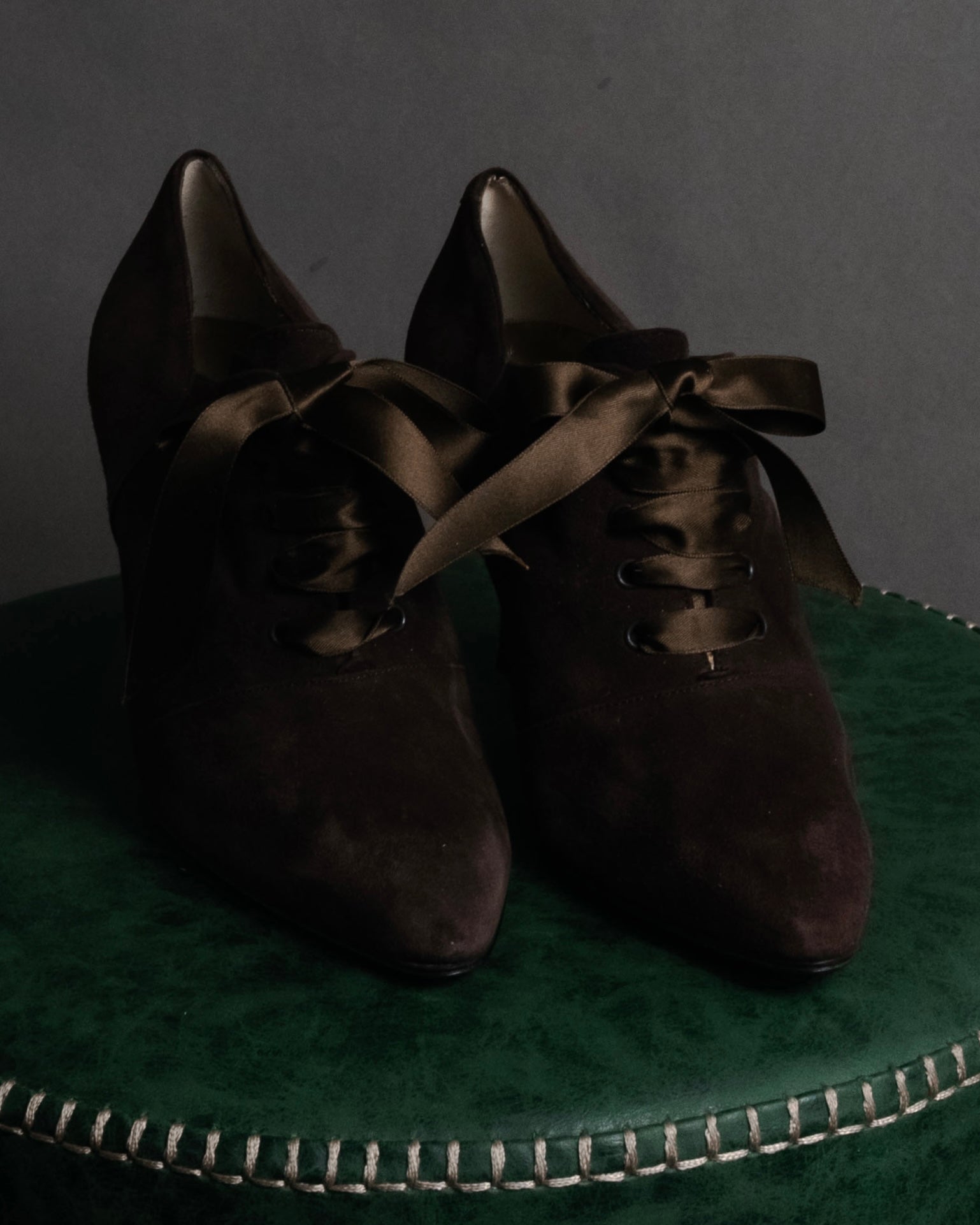 “Yves Saint Laurent” 90’s-00’s Suede ribbon lace-up pumps